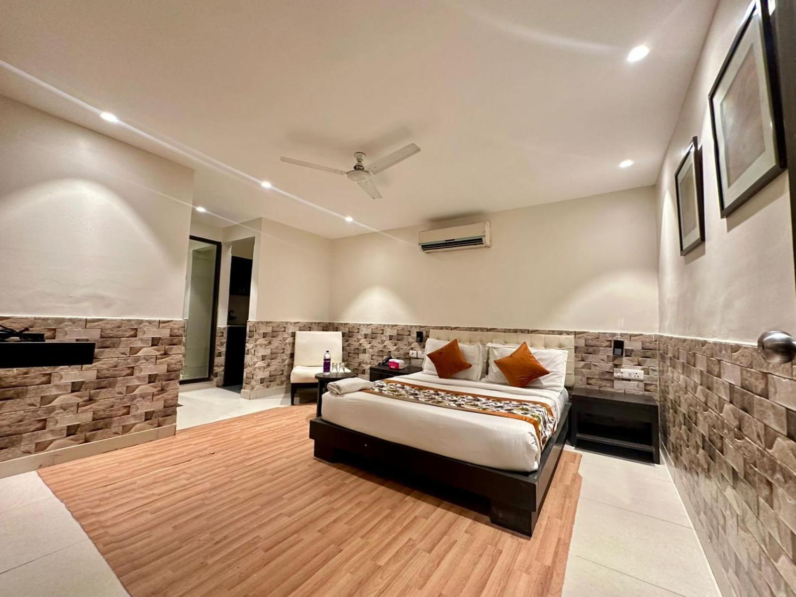Grand Arcasia Saket- Near Pvr Anupam