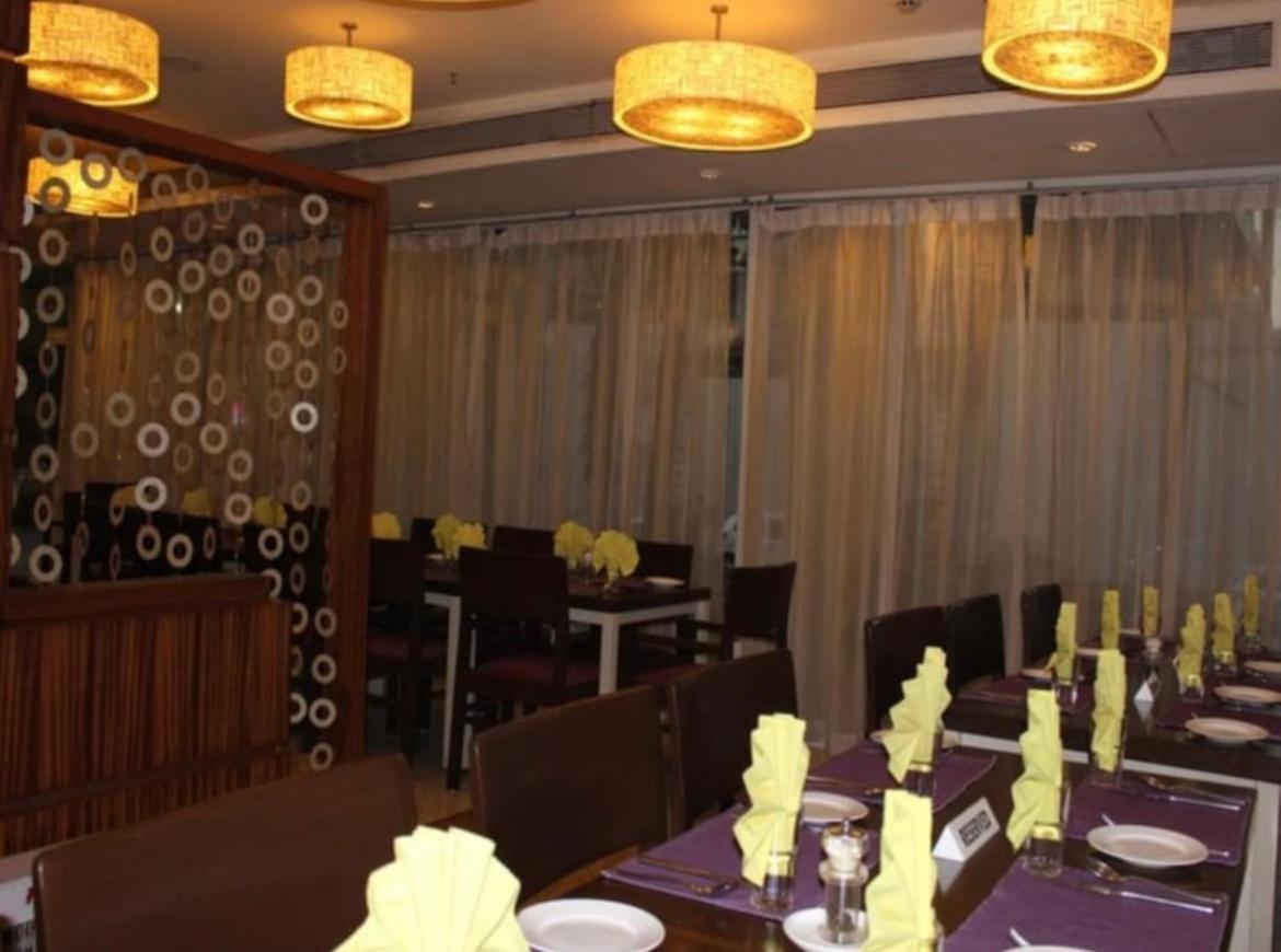 Diamond Inn-near Igi-airport-terminal-3 4*