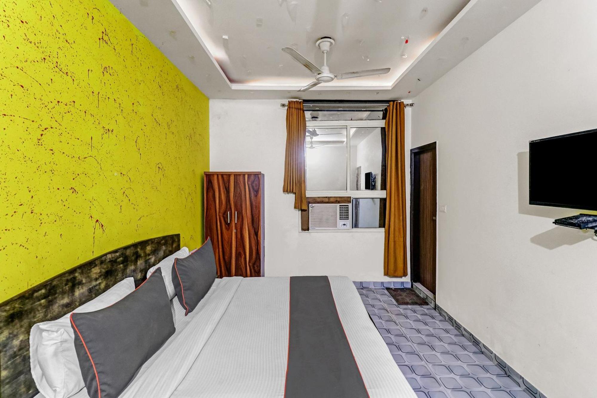 Hotel One One Residency