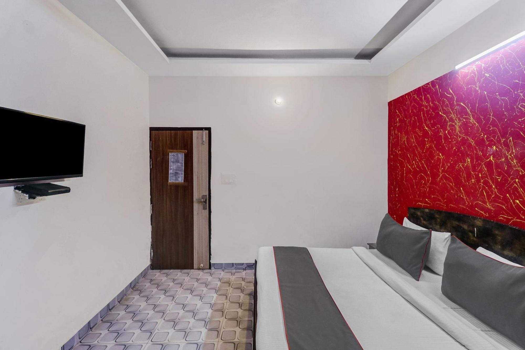 One One Residency Hotel 4*