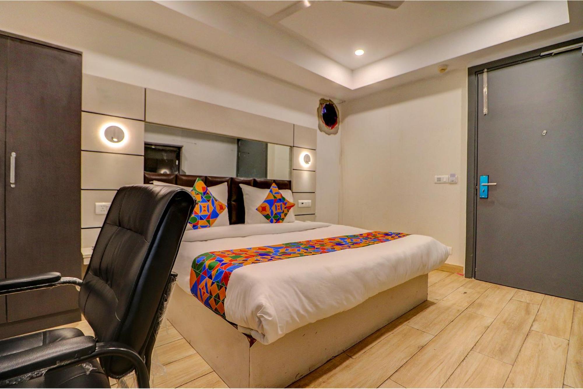 Hotel Fabhotel Kirti Nagar 3*