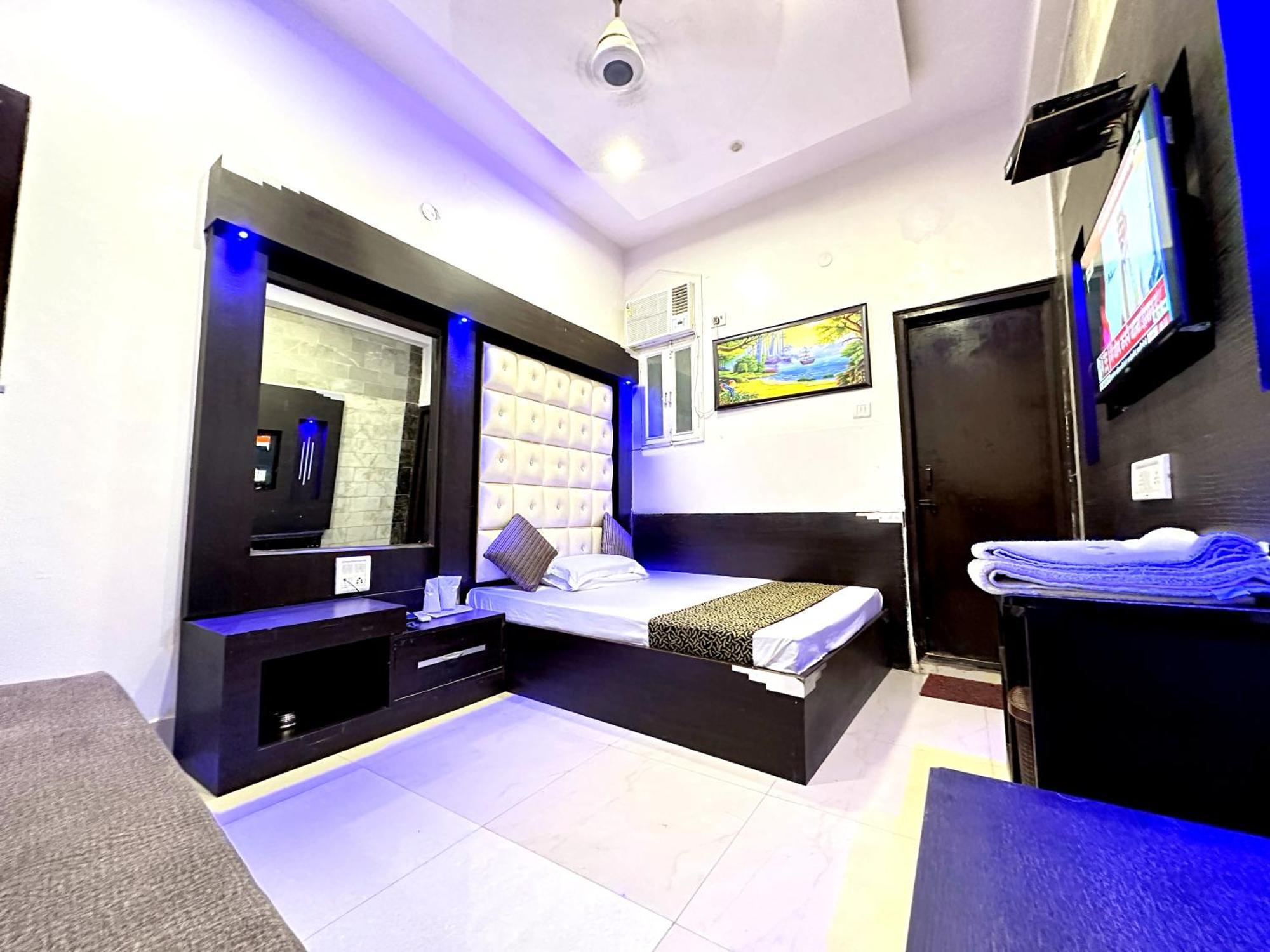 Hotel Peace Point Family By Akj New Delhi