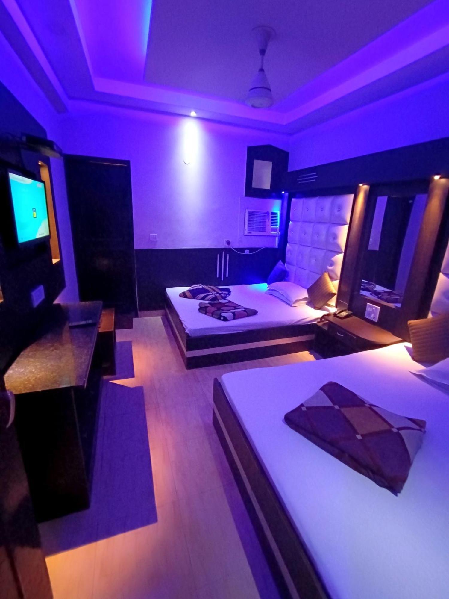 Hotel Peace Point Family By Akj New Delhi