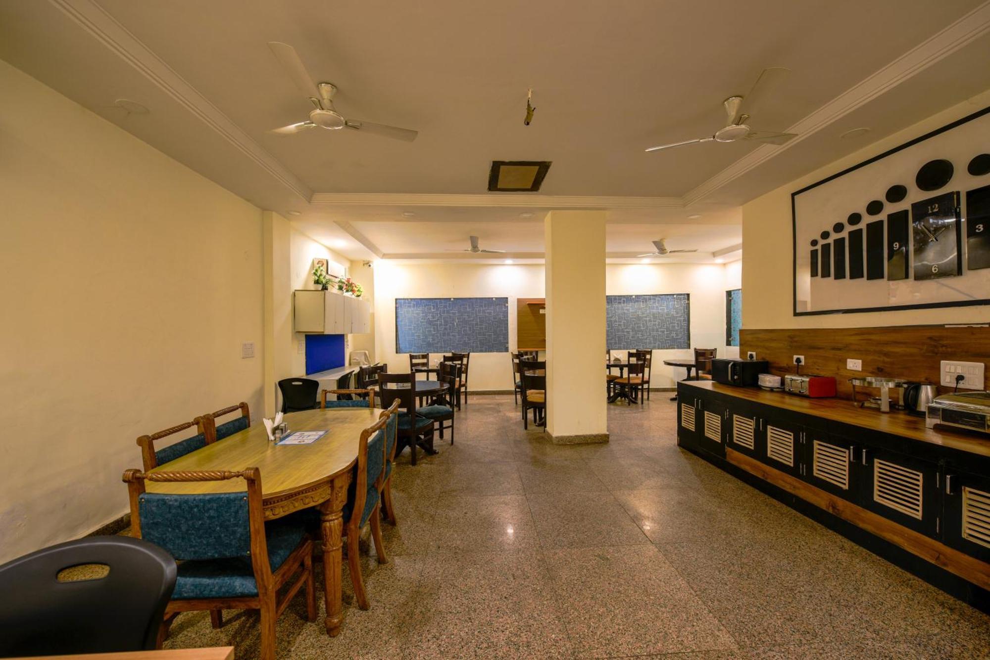 Arkwood Residency At Airport Hotel *