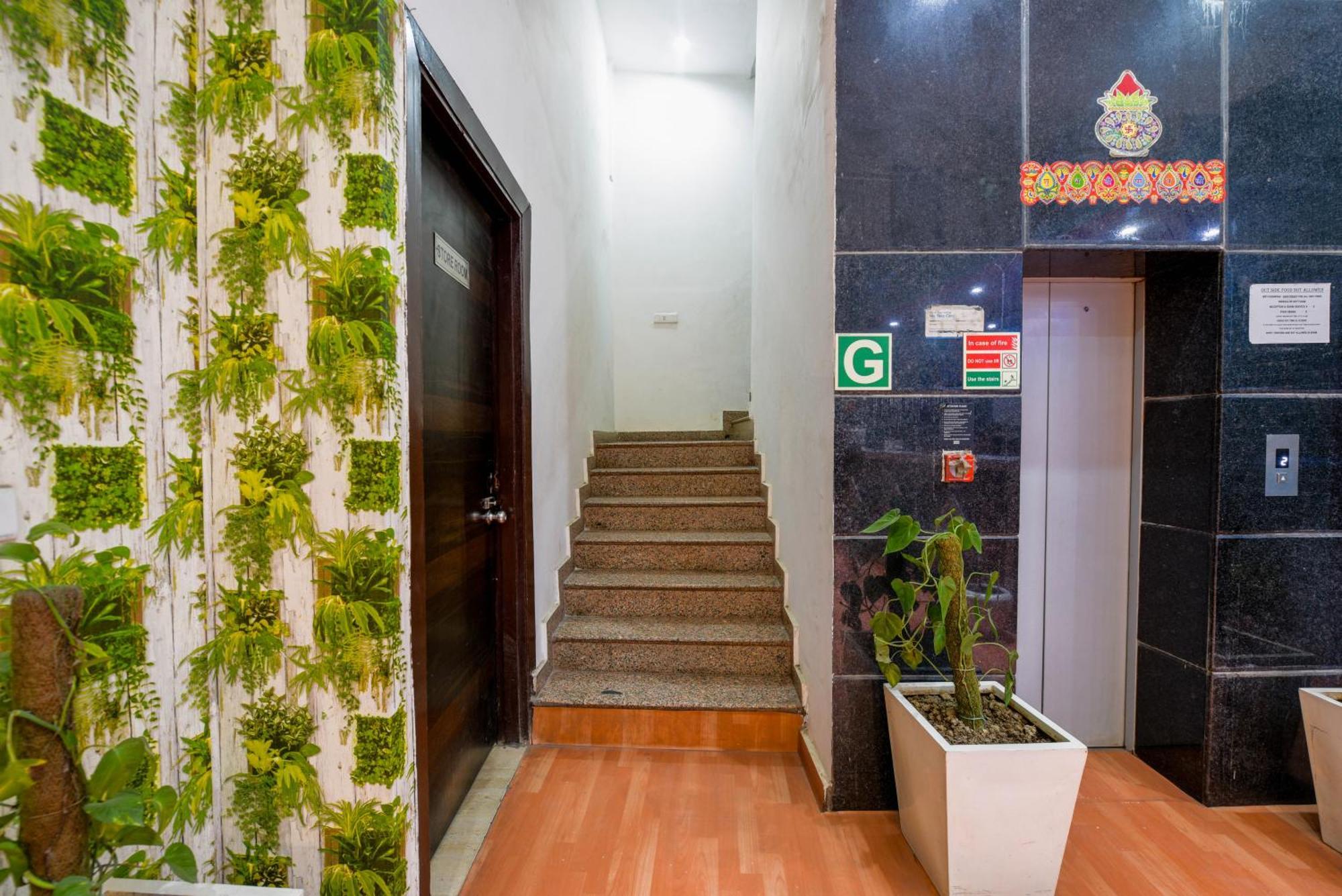 Hotel Arkwood Residency At Airport