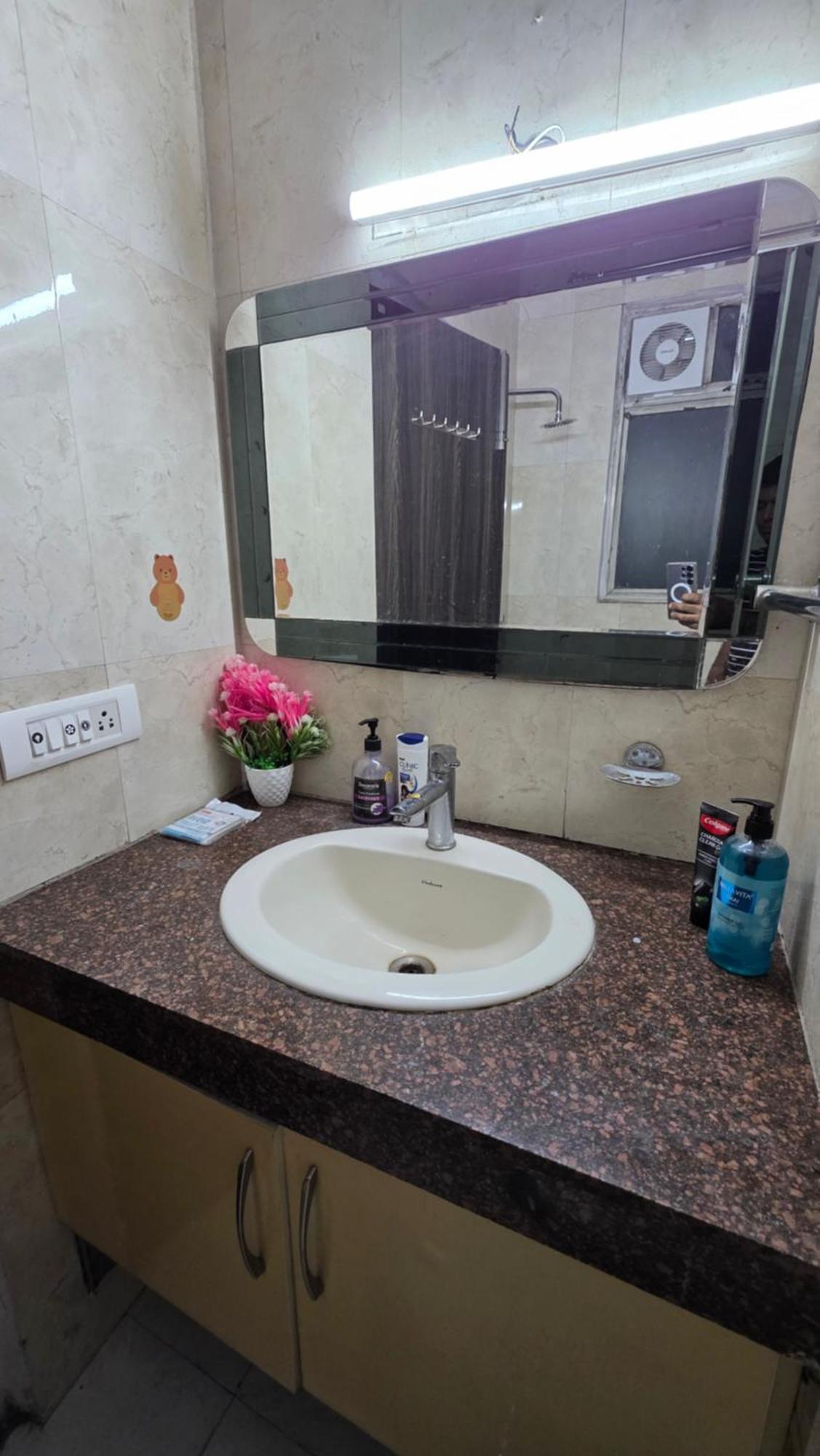 Urban Haven Sun Kissed Retreat Homestay New Delhi