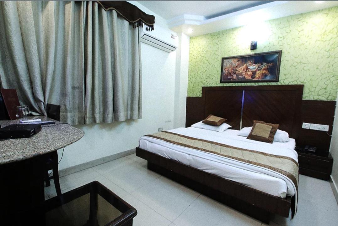 Star View '2mins From Metro Station Near 5mins Distance Railway Station Hotel 3*