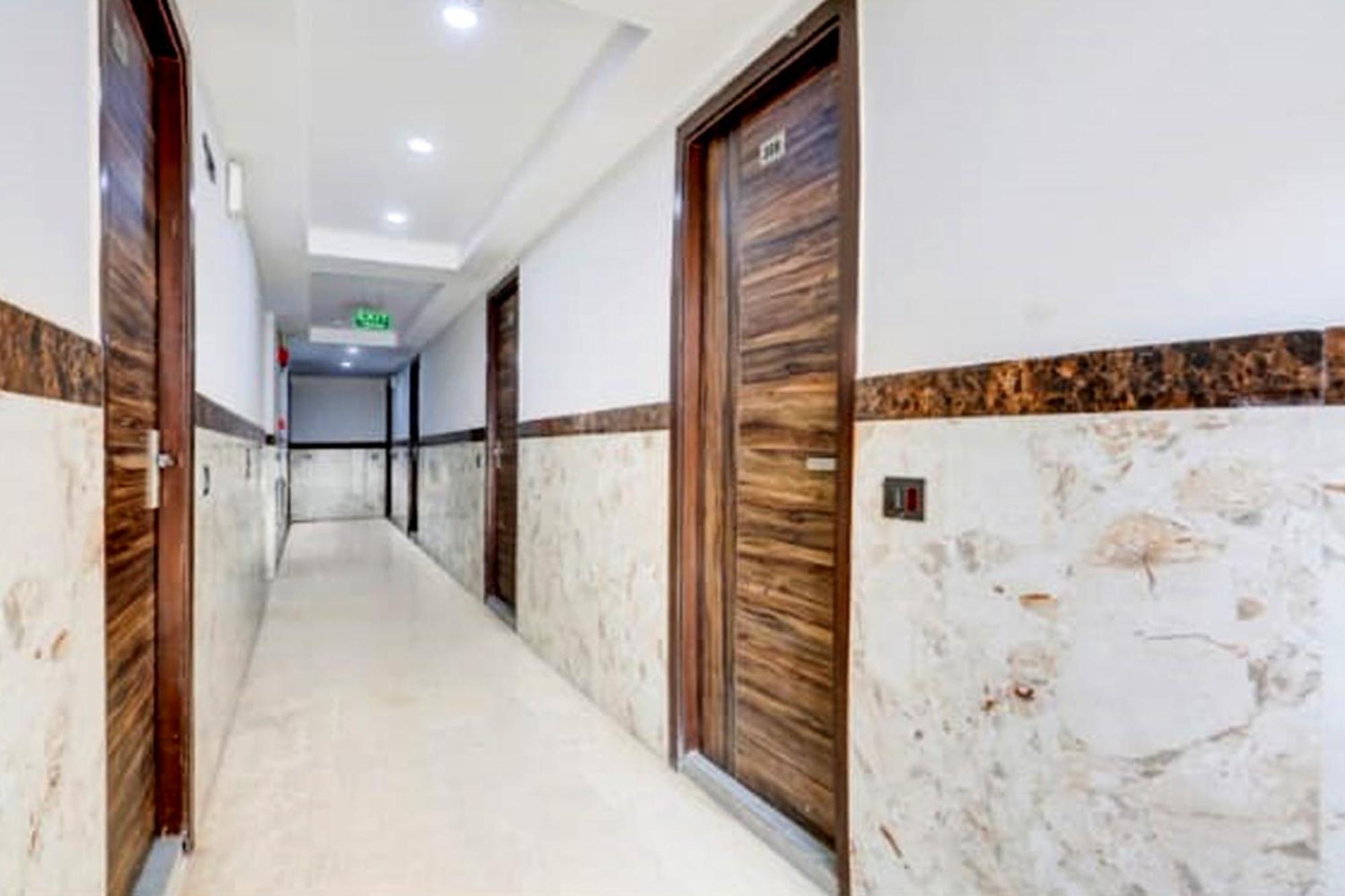 Hotel Swastik Place 2 Min Walk From Railway Station