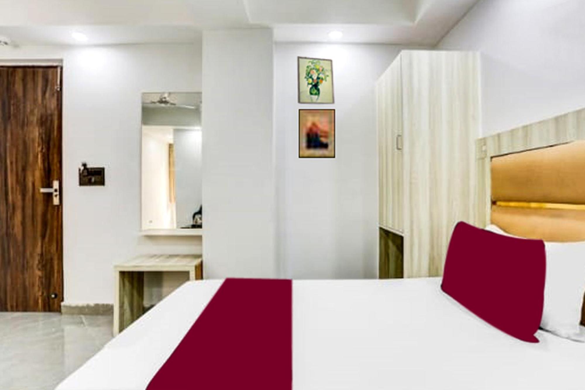 Hotel Swastik Place 2 Min Walk From Railway Station *