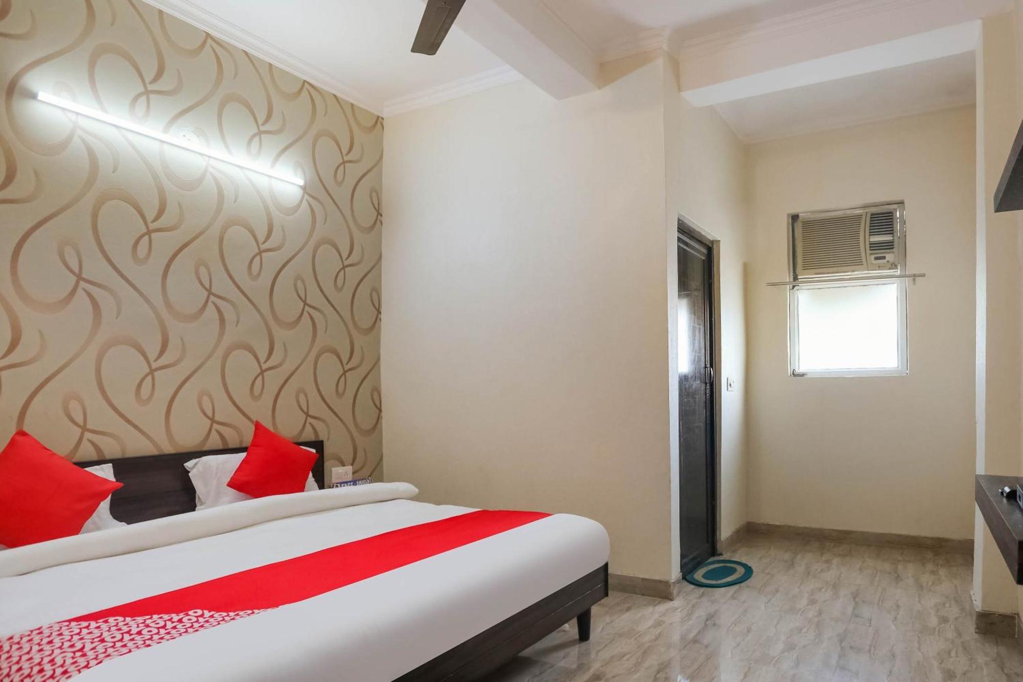 Hotel O Dream Town New Delhi