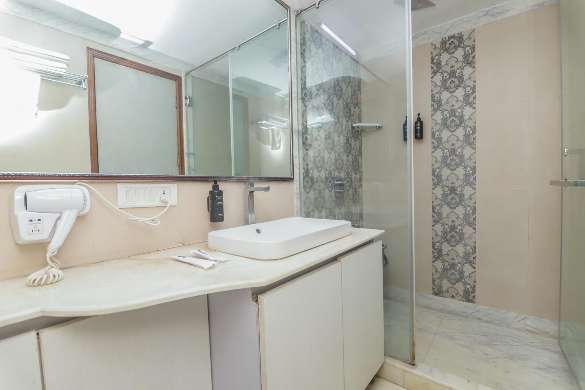 Homestay Red Rose - With Kitchenette New Delhi
