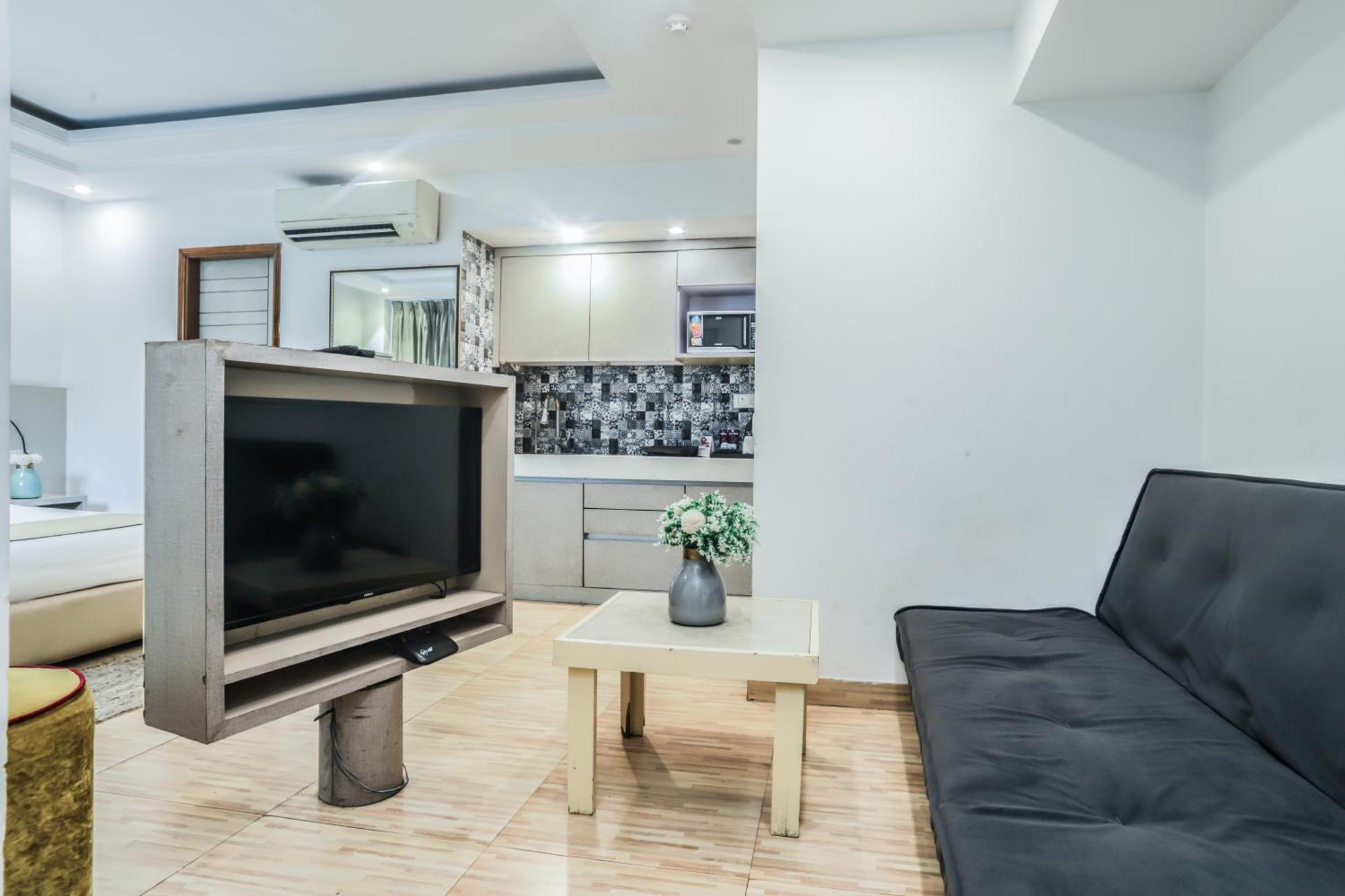 Homestay Red Rose - With Kitchenette