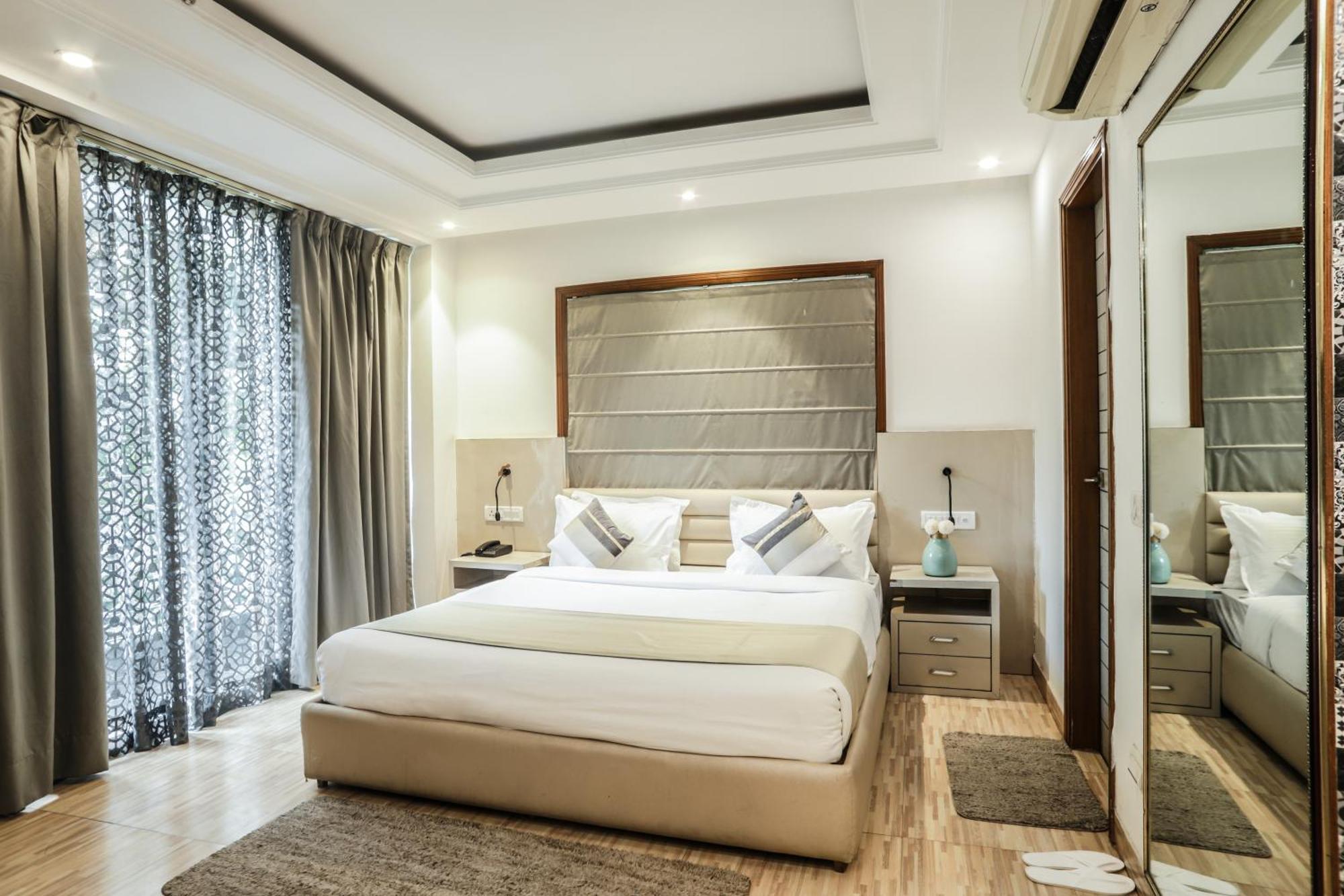 Homestay Red Rose - With Kitchenette New Delhi