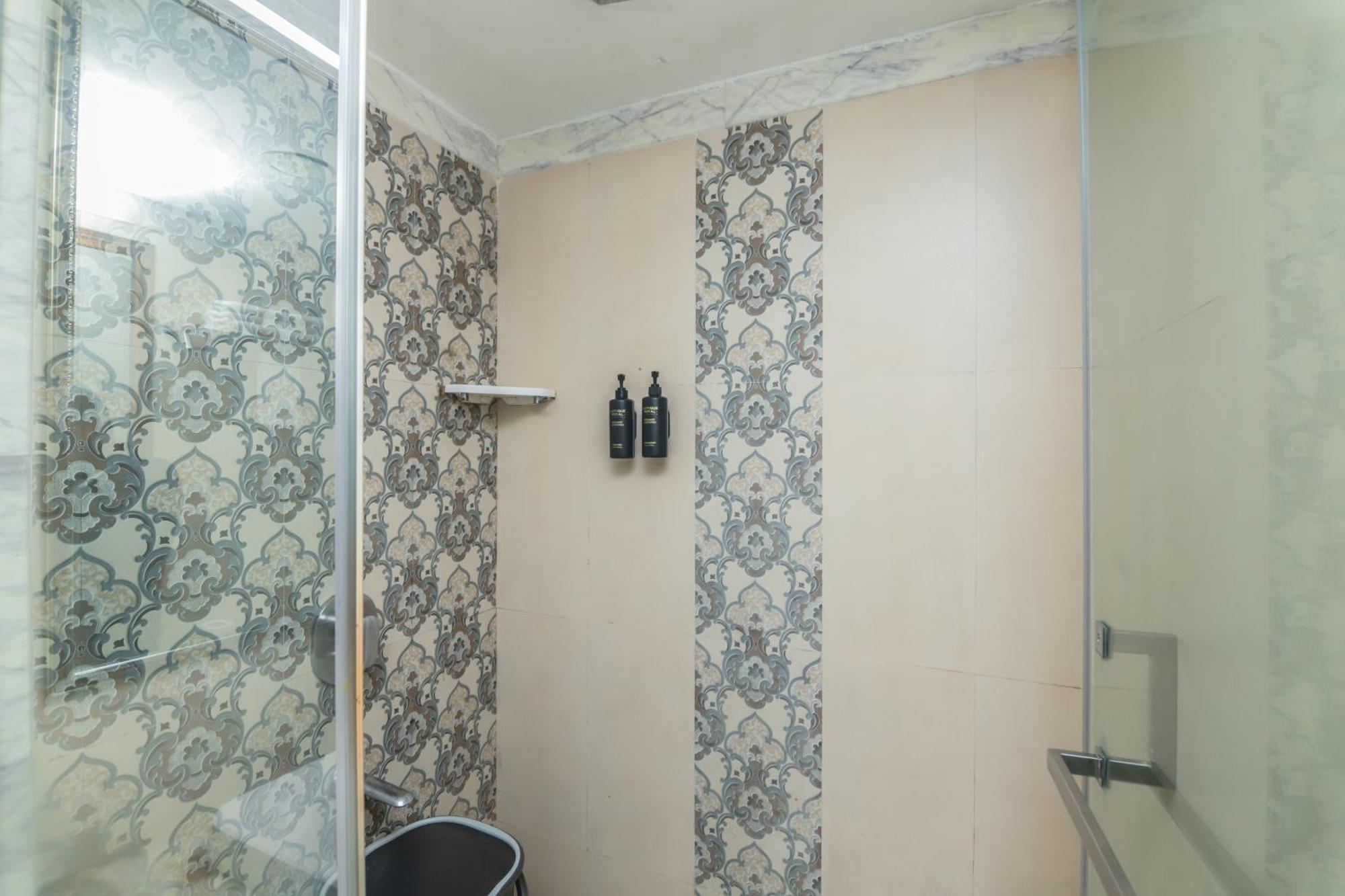 Homestay Red Rose - With Kitchenette