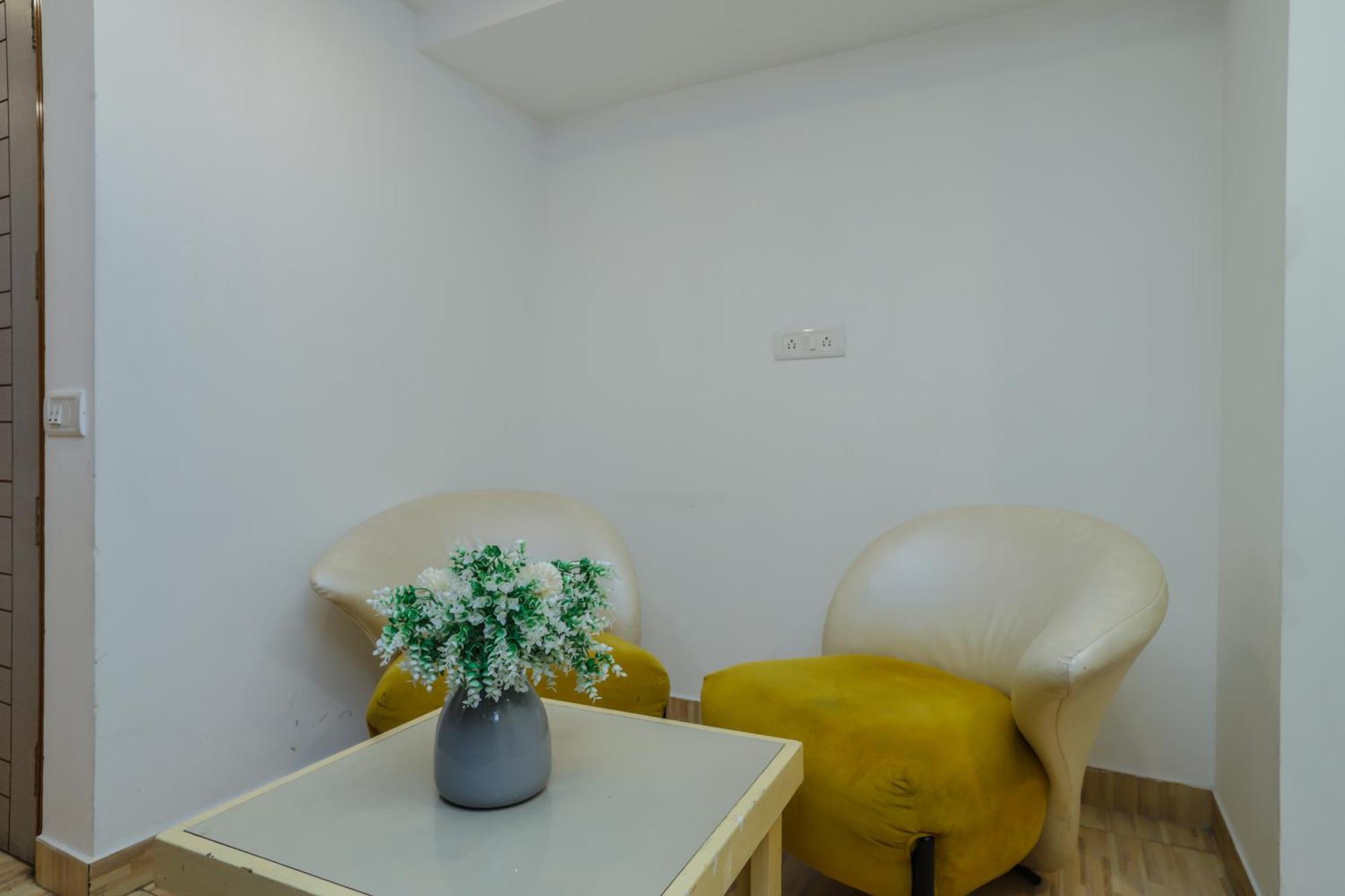 Red Rose - With Kitchenette Homestay