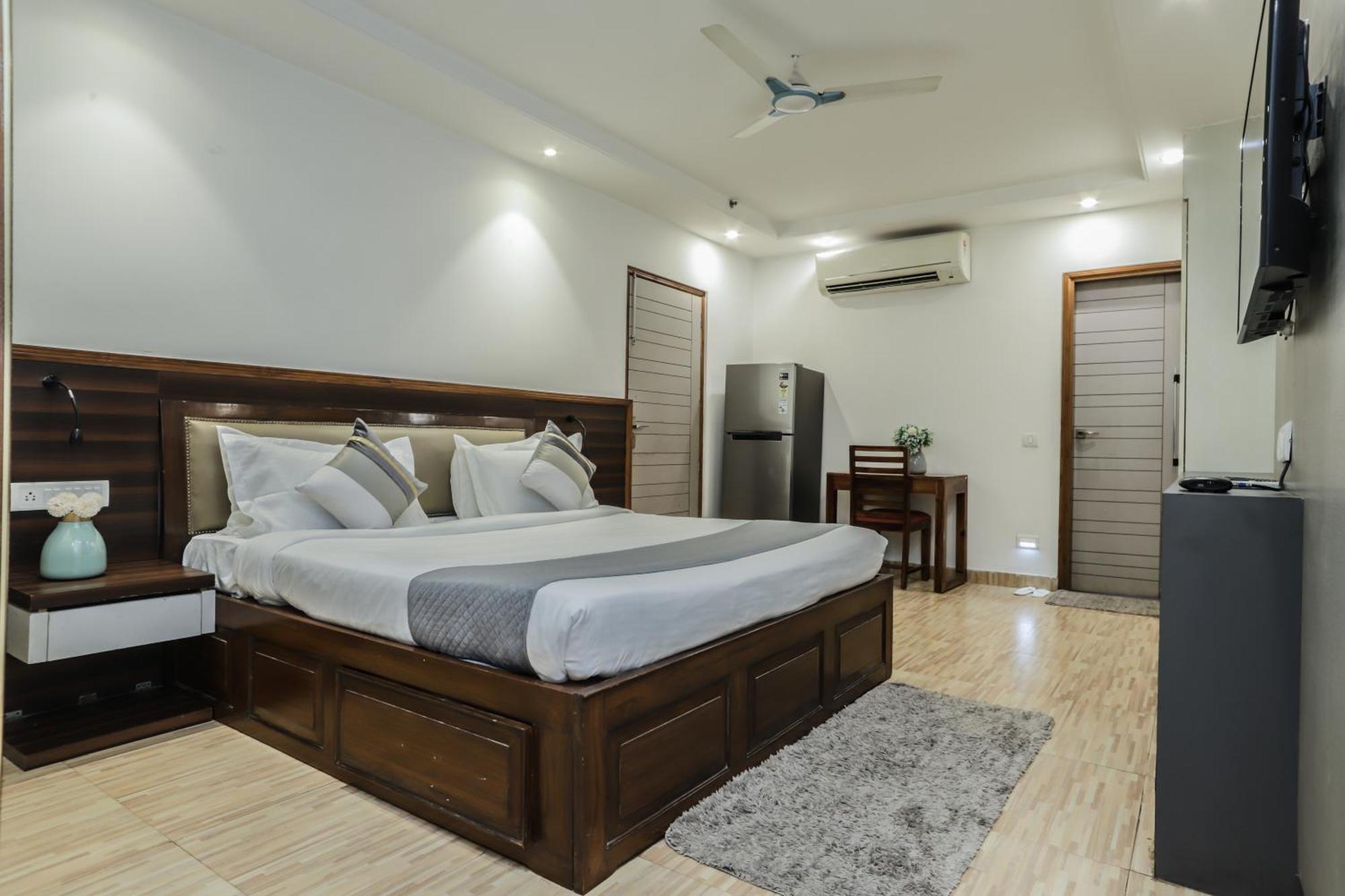 Red Rose - With Kitchenette Homestay *