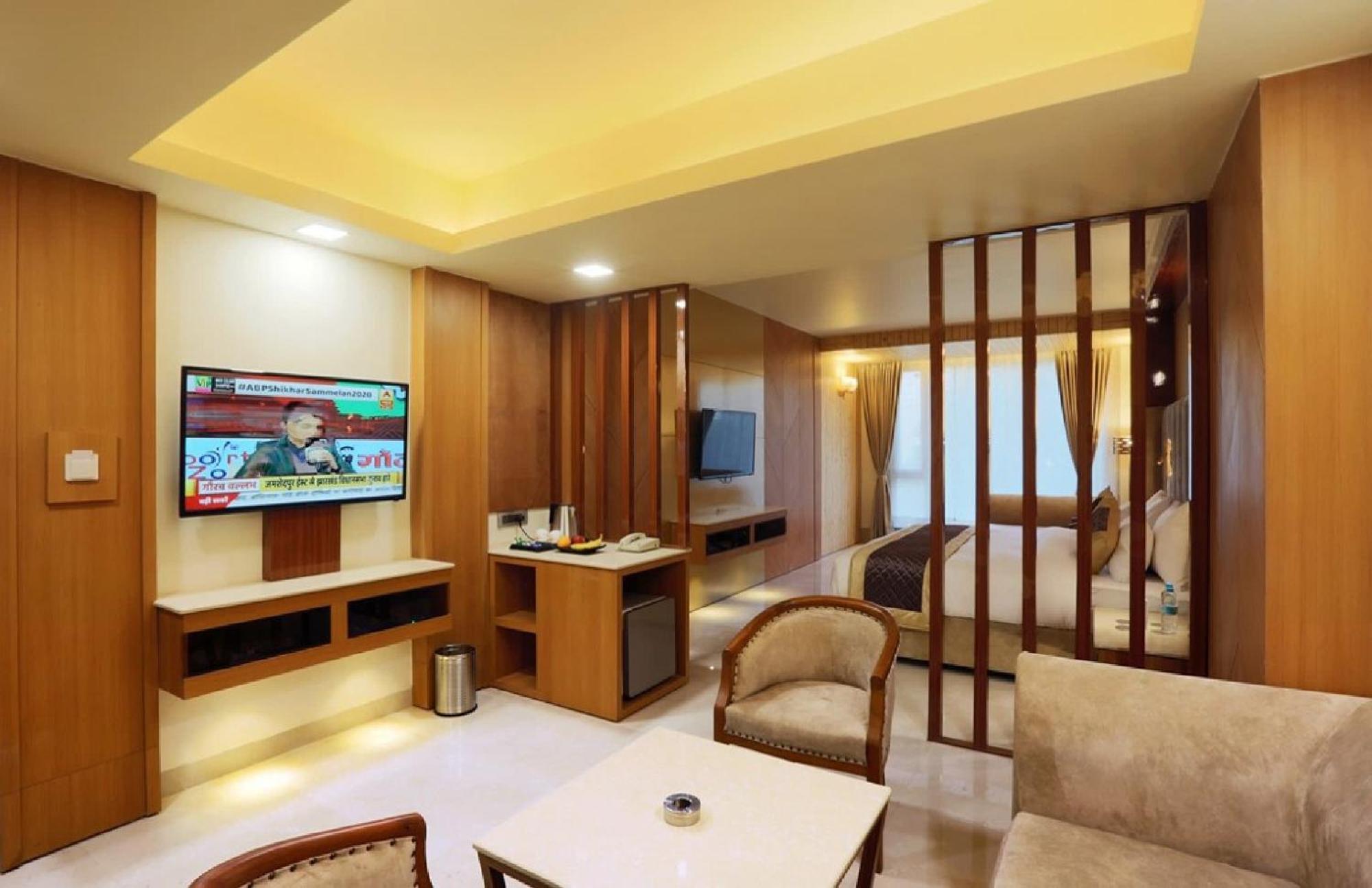 Ginger Palace Delhi Airport Hotel