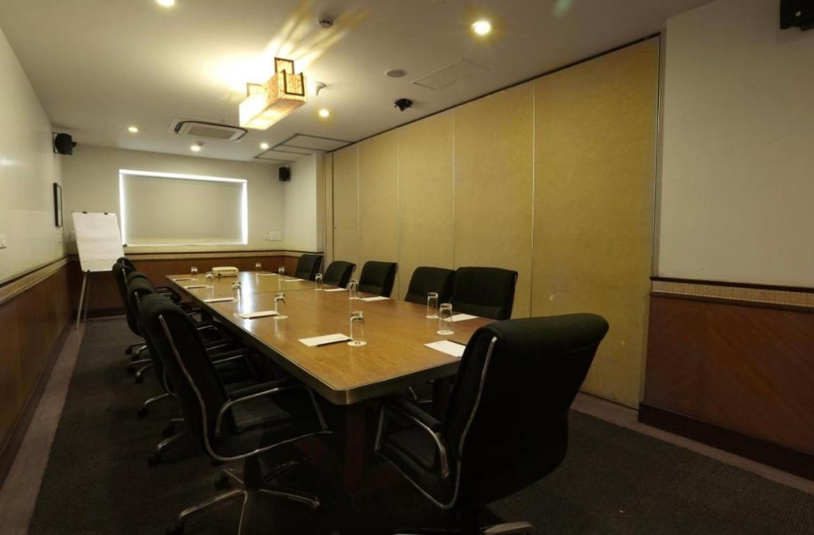Hotel Diamond Inn-near Igi-airport-terminal-3 4*