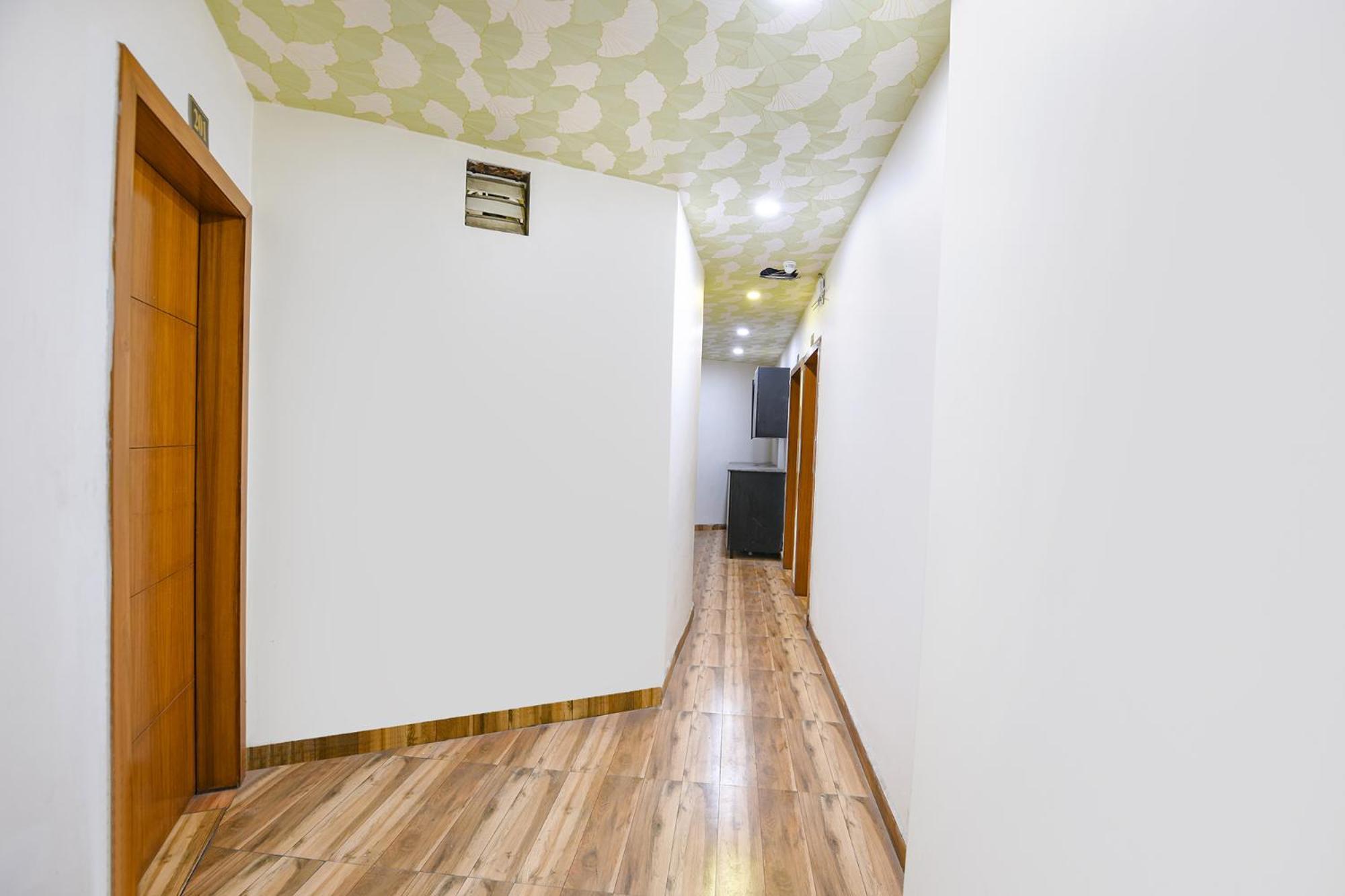Hotel Fabhotel Jeet