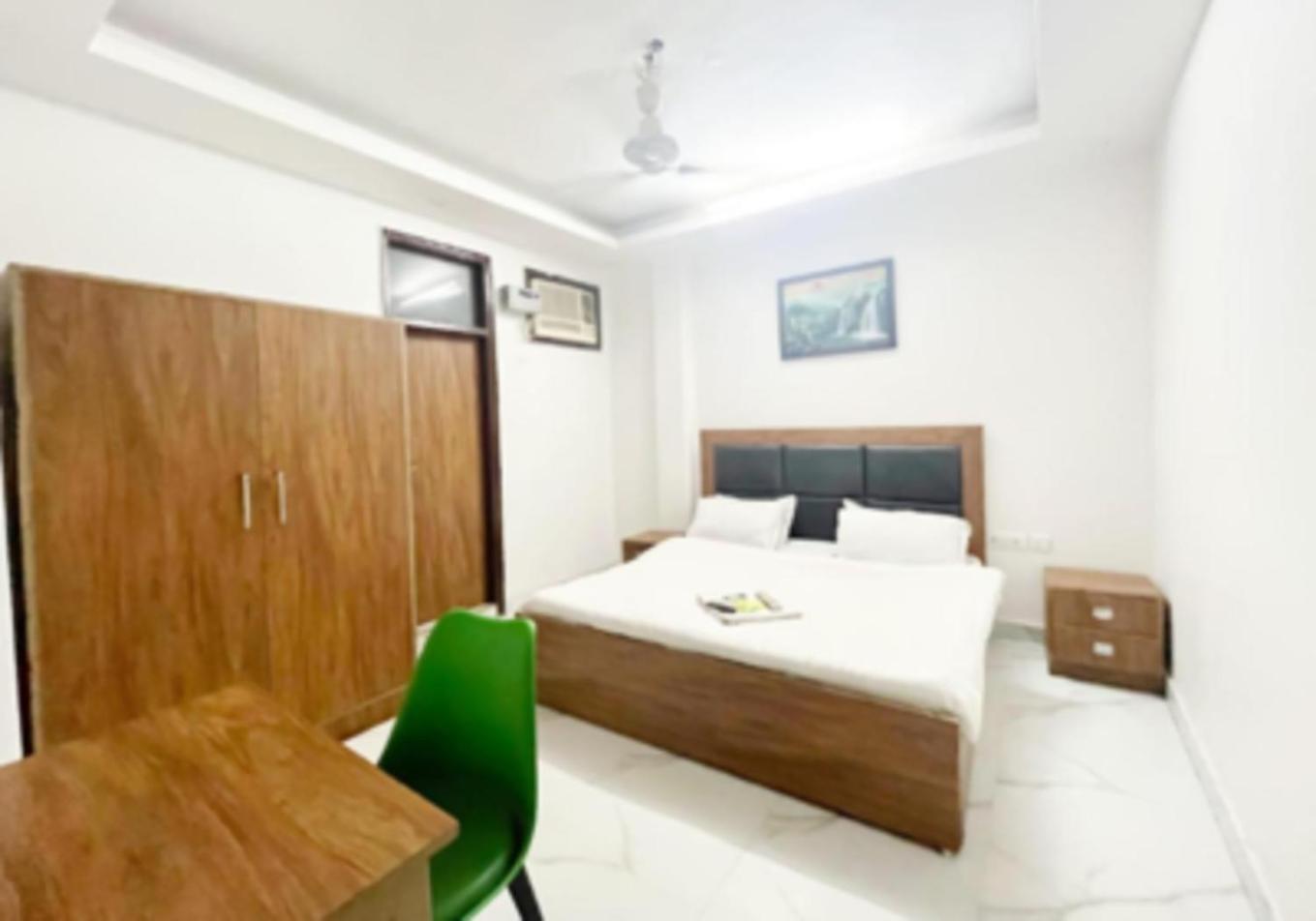 Kerala - Walk From Nizamuddin Railway Station 2*