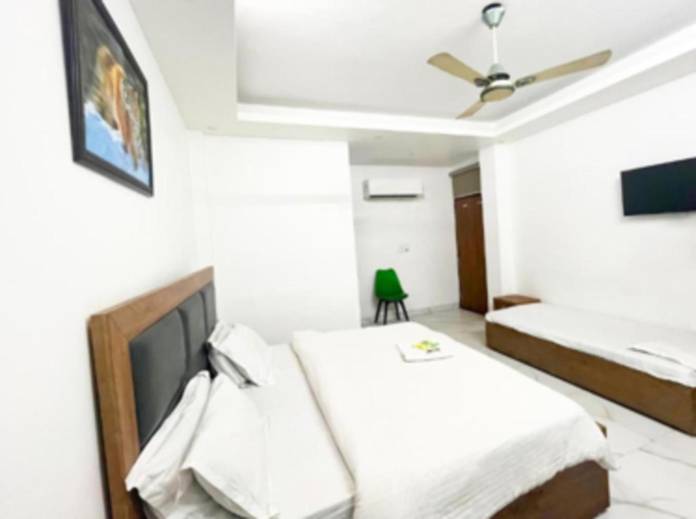 Kerala - Walk From Nizamuddin Railway Station Hotel 2*
