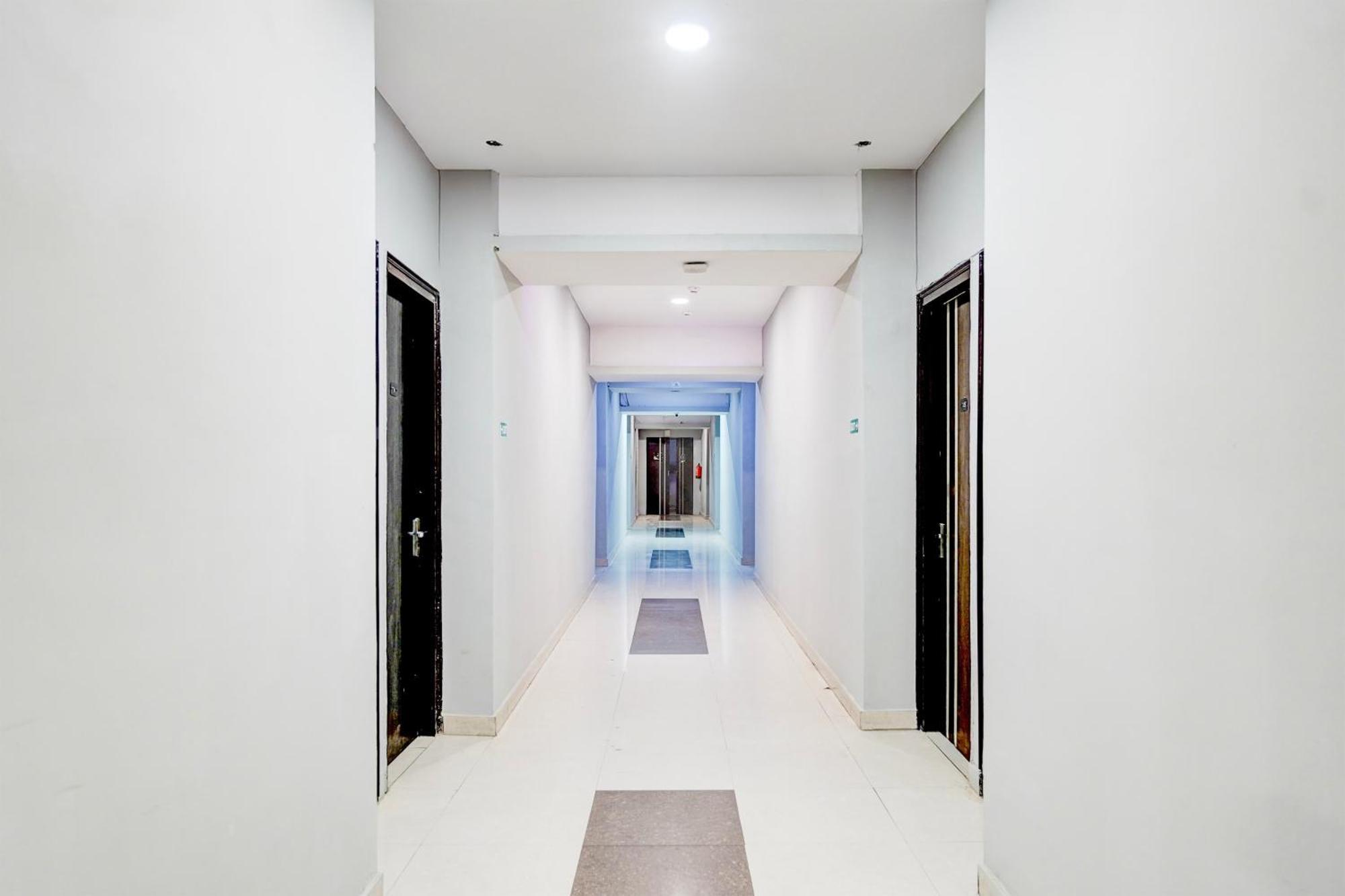 Super Townhouse Patparganj Near Max Super Speciality Hospital Hotel New Delhi