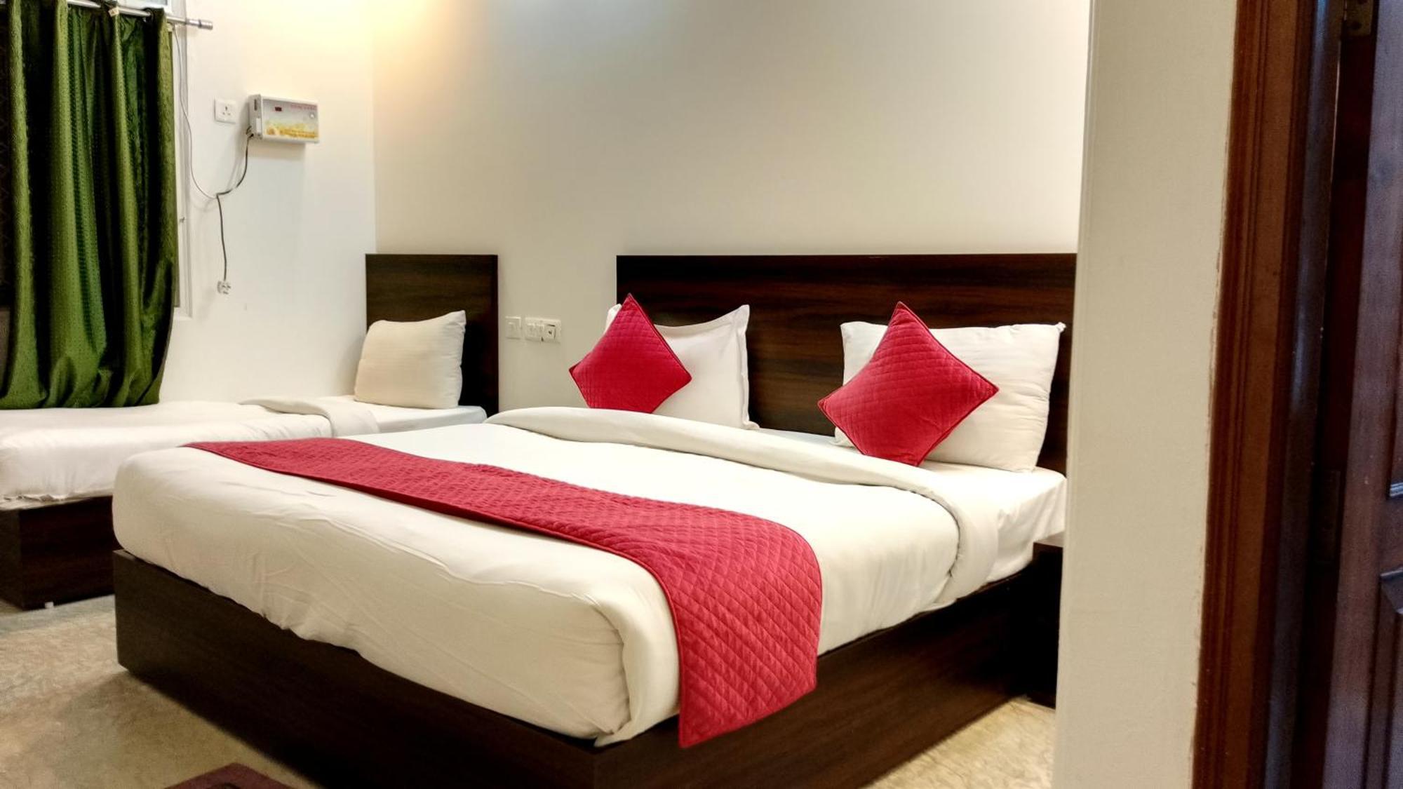 Hotel Rakesh