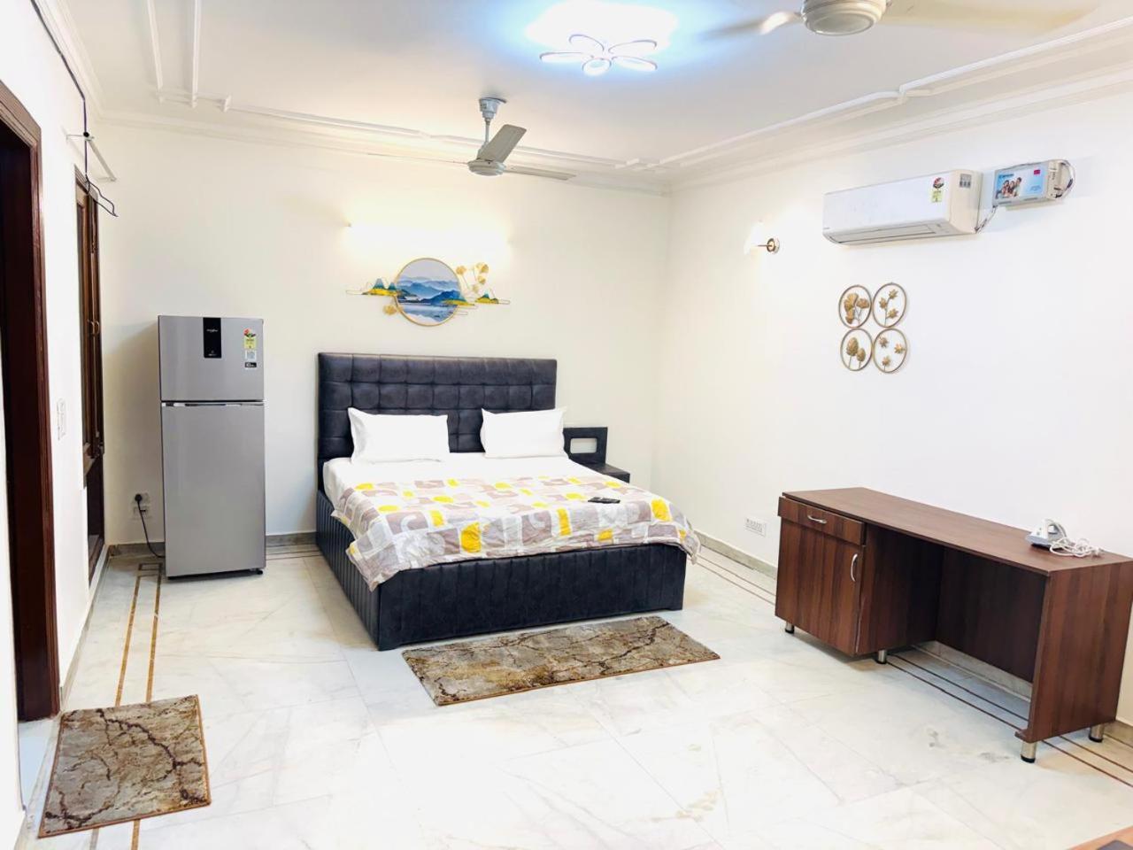 Divine India Service Apartment, E- 30 Apartment New Delhi