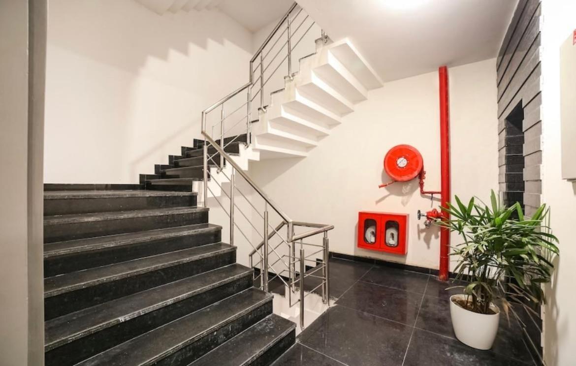 Collection O Kailash Enclave Hotel