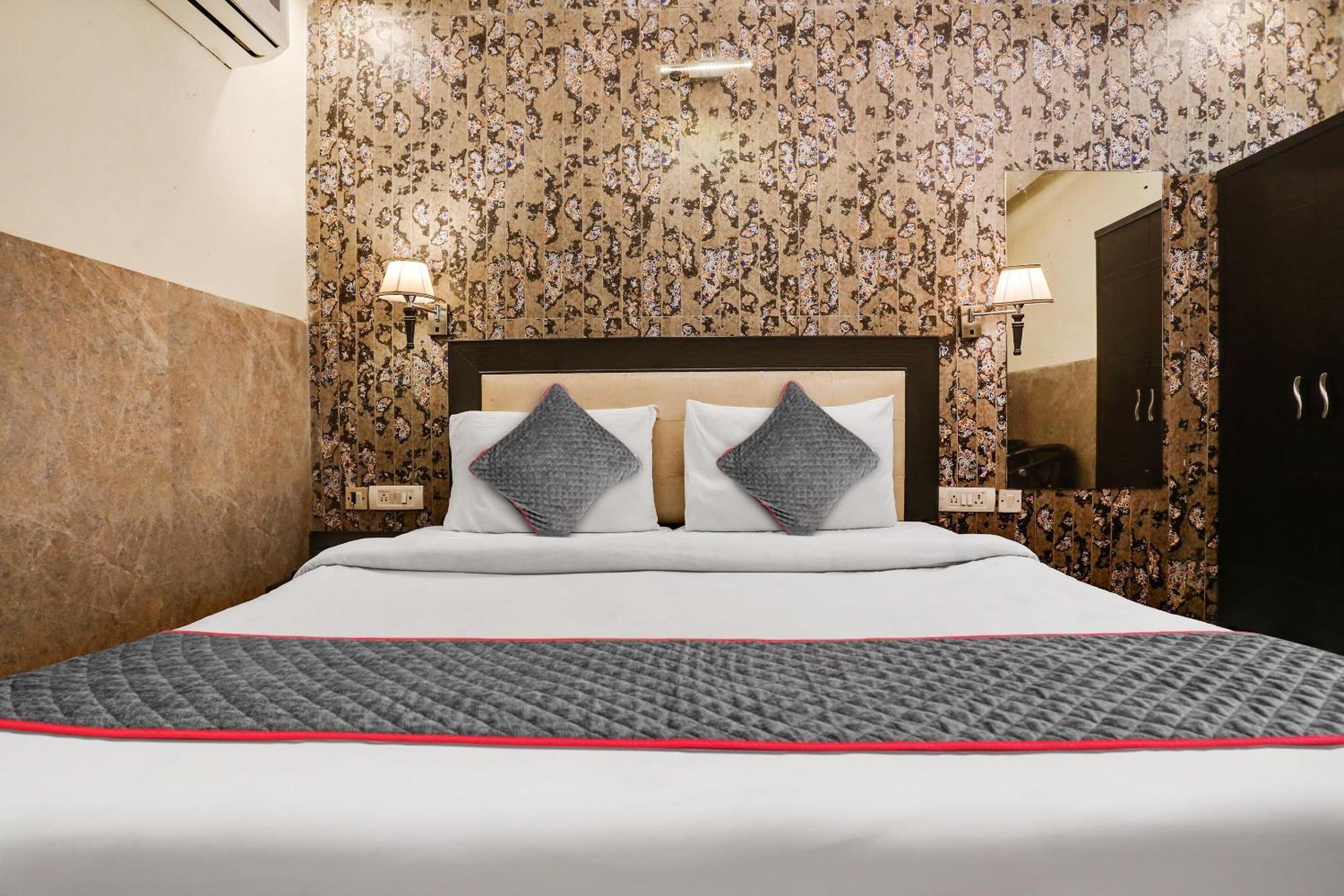 Townhouse Gera's 4* New Delhi