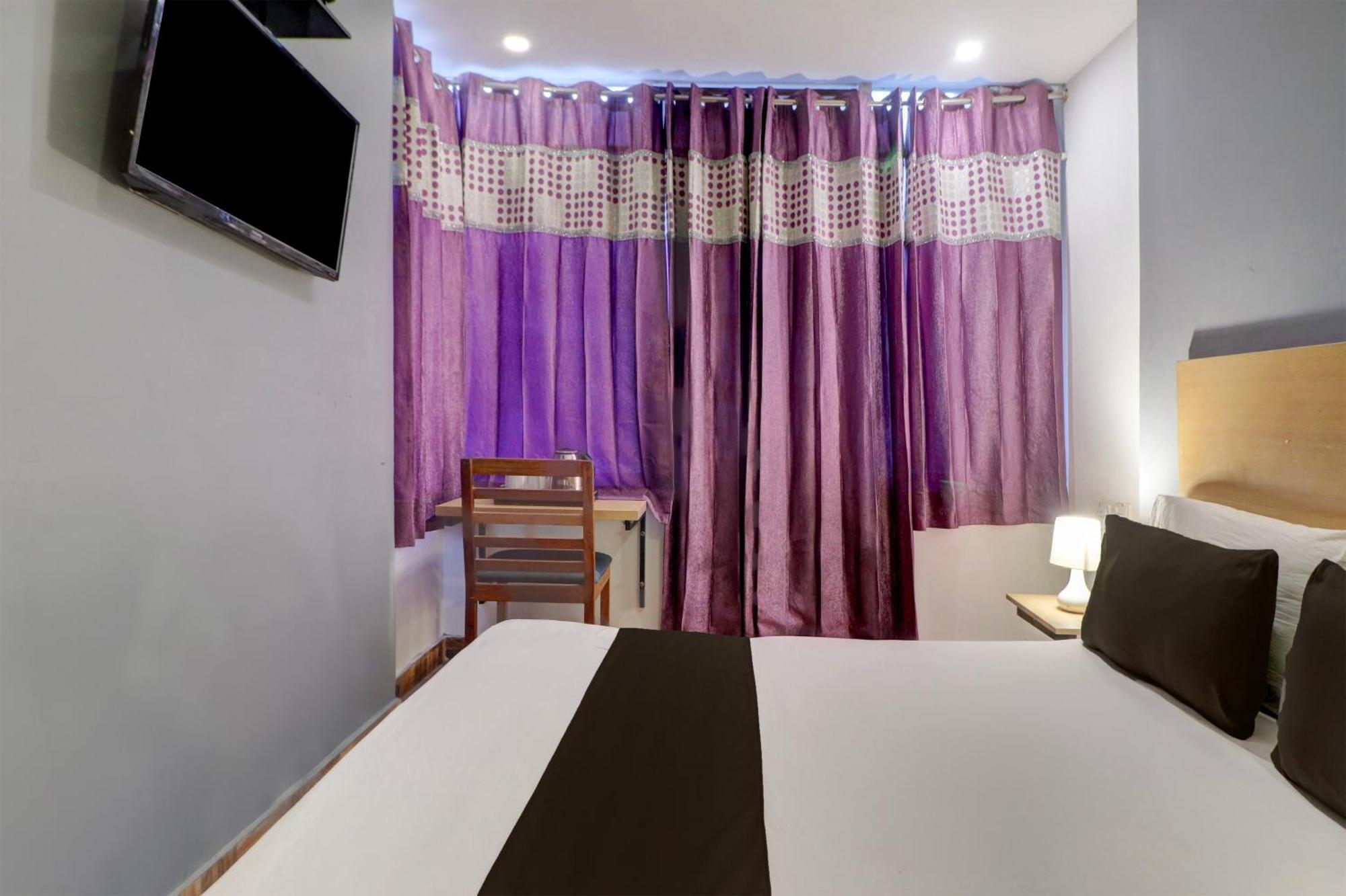 O The Tourist Palace Lavish Key Room's