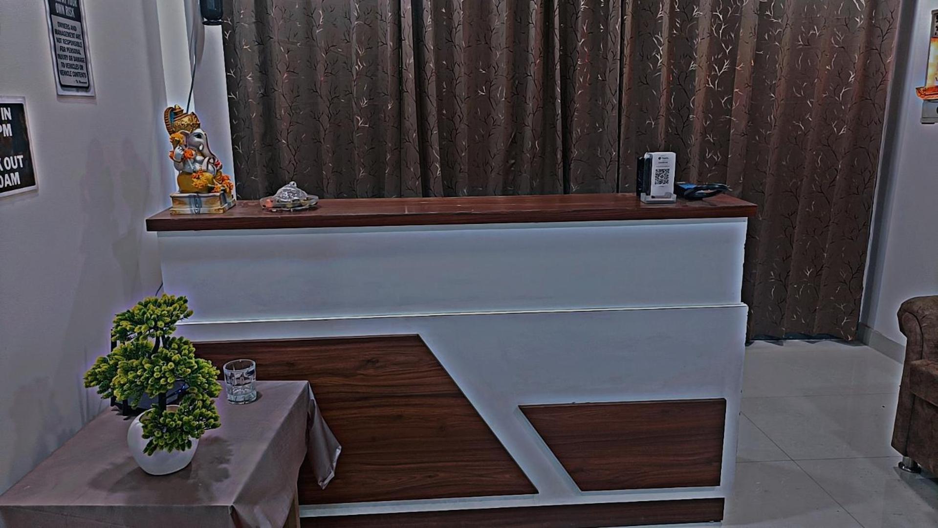 Starline Residency Guest house *
