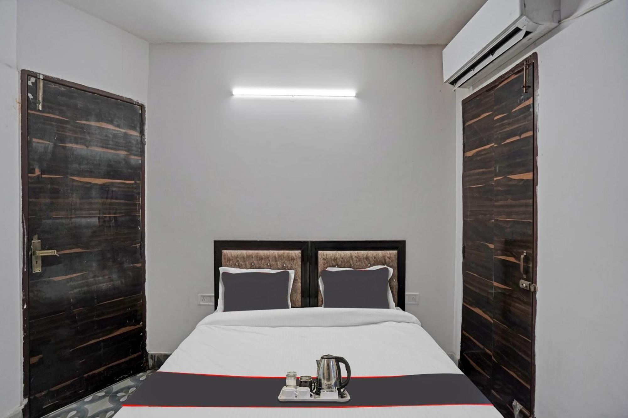 Super O Sk Residency Rohini 4*