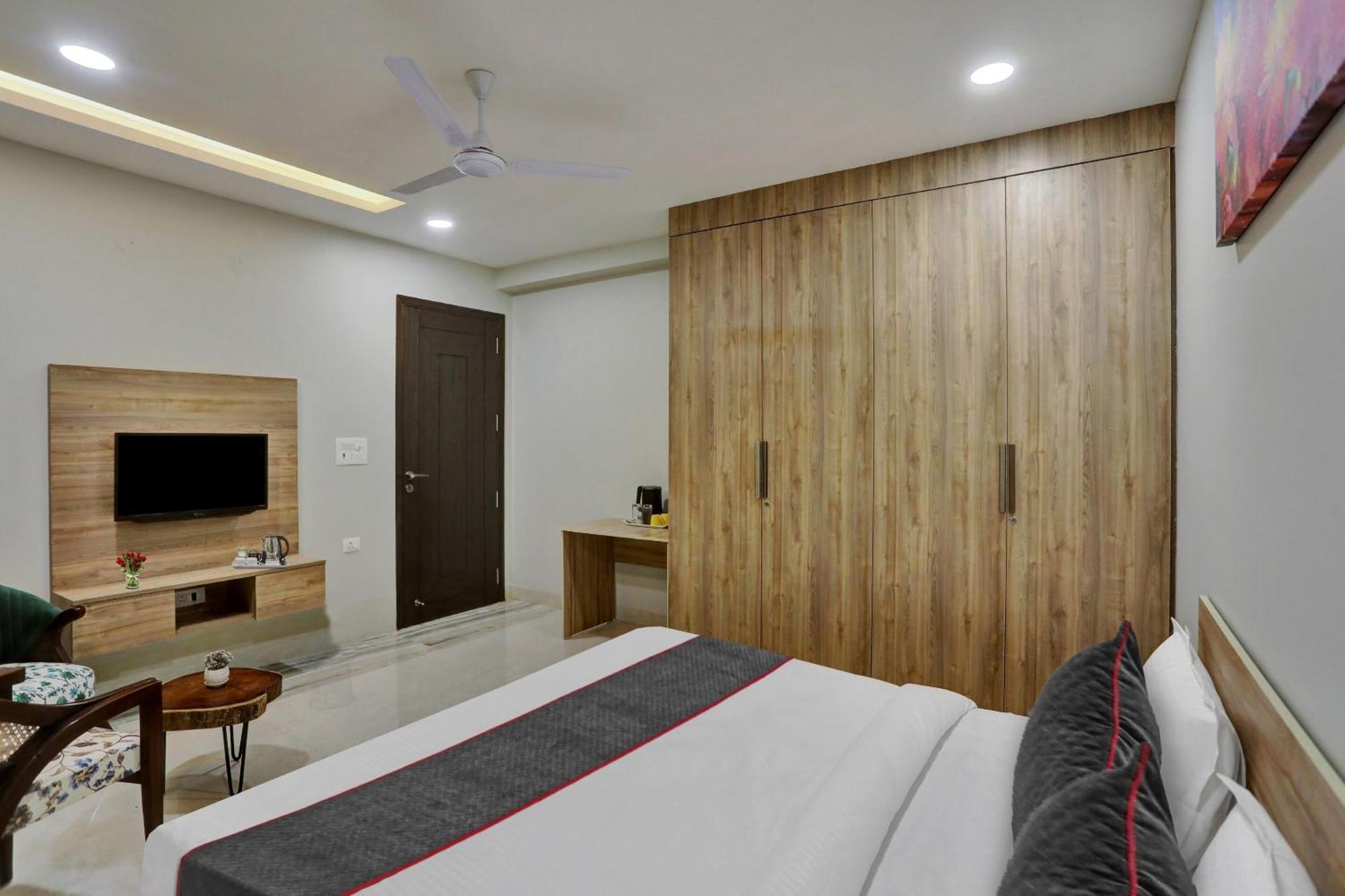 Townhouse Xanthe Kalkaji Devi