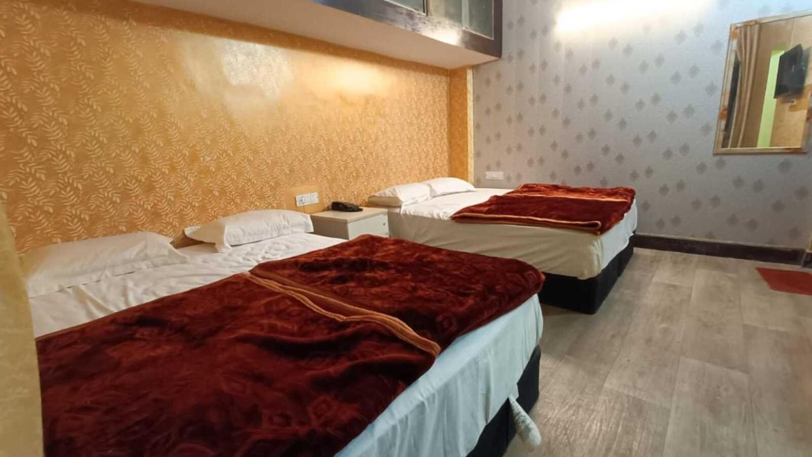 Family -1 Min Walk In Nizamuddin Railway Station 2* New Delhi
