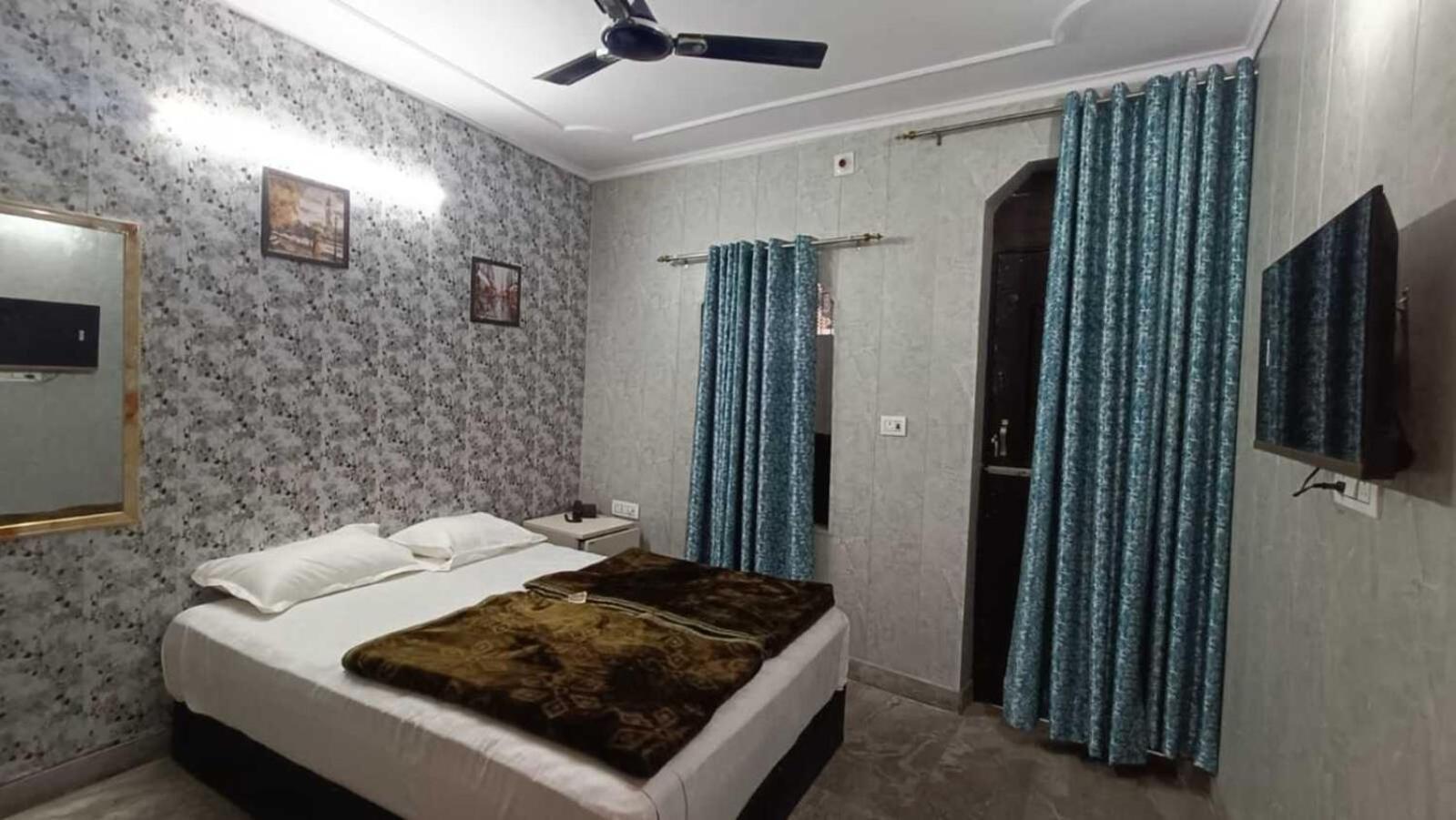 Family -1 Min Walk In Nizamuddin Railway Station 2* New Delhi