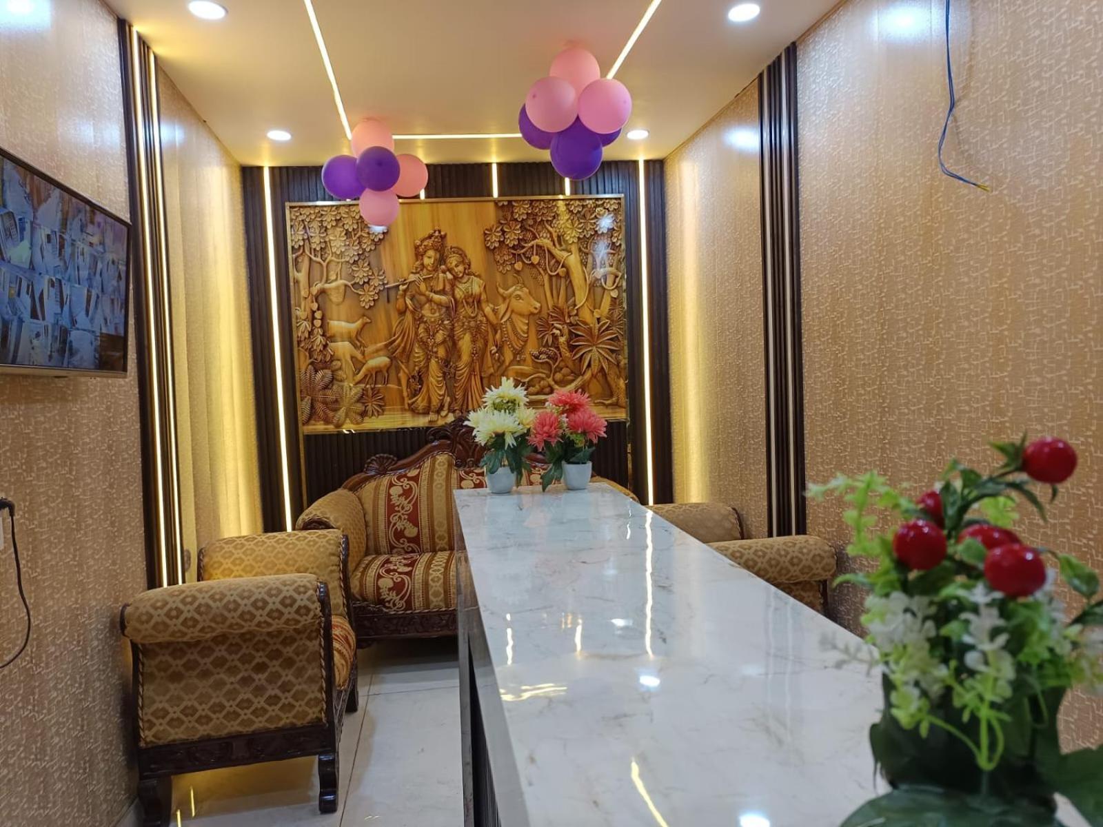 Hotel Family -1 Min Walk In Nizamuddin Railway Station