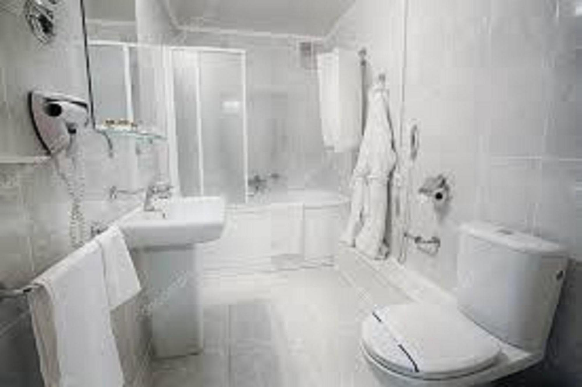 Jet Fox By Aero View Hotel, Delhi Airport 3*