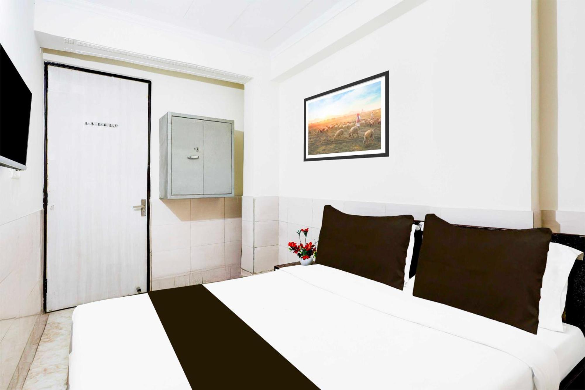 Hotel Super Collection O Fazalpur New Delhi