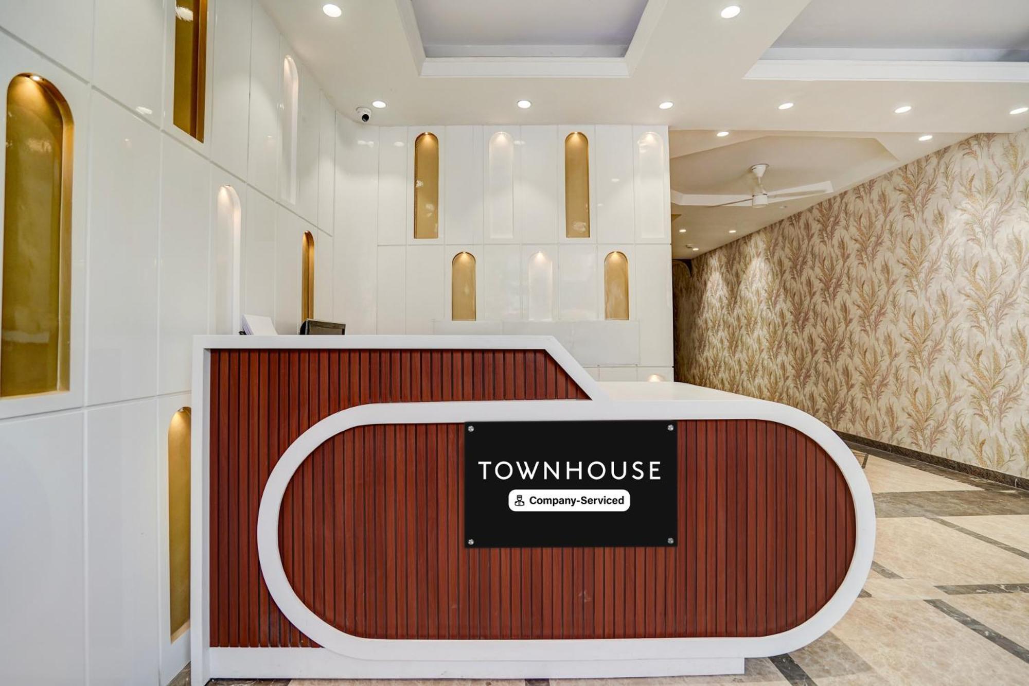 Super Townhouse Karol Bagh Formerly Unistar 3*