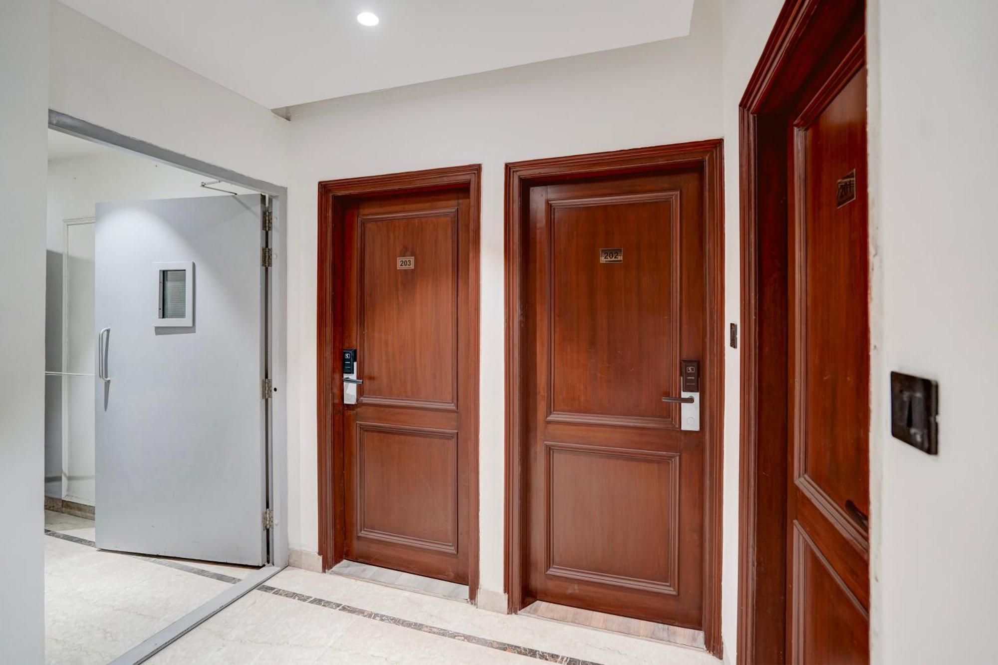 Super Townhouse Karol Bagh Formerly Unistar 3*