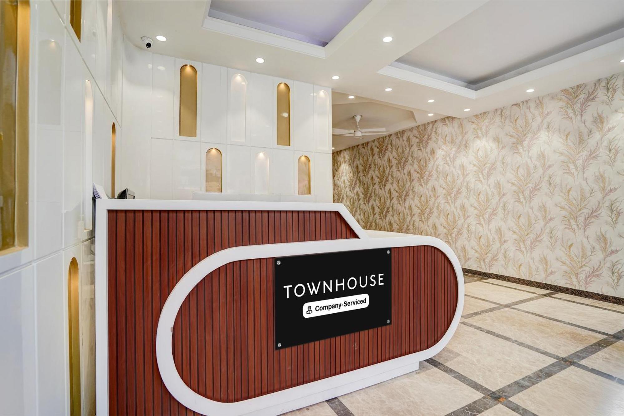 Super Townhouse Karol Bagh Formerly Unistar