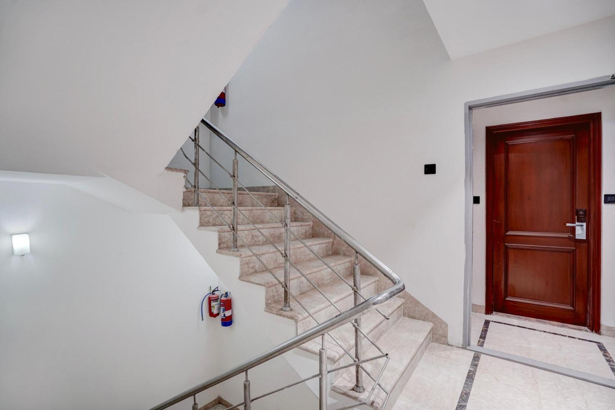 Hotel Super Townhouse Karol Bagh Formerly Unistar Nova Deli