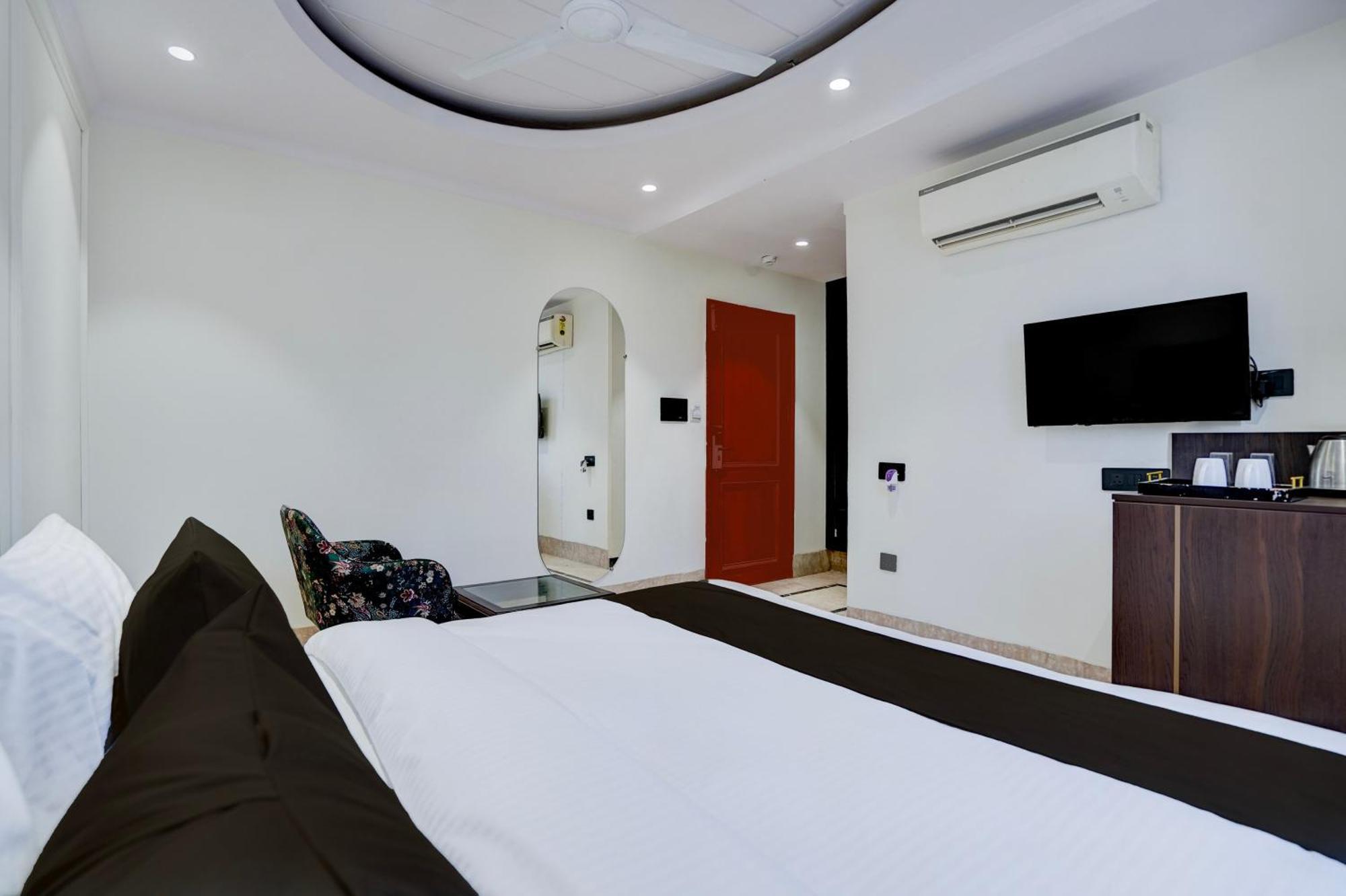 Super Townhouse Karol Bagh Formerly Unistar 3*