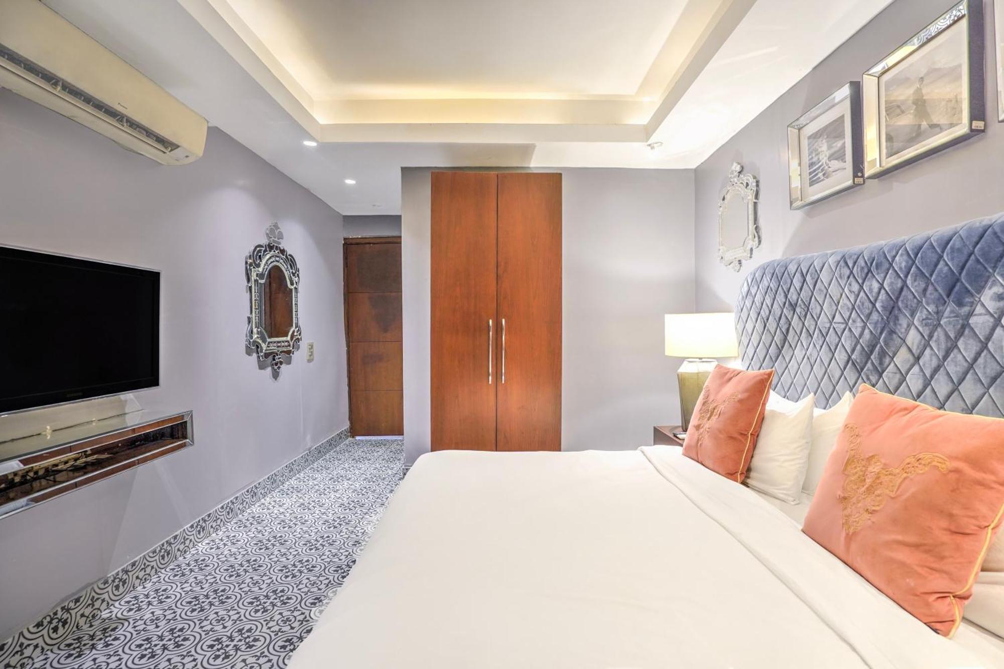 Hotel Palette And Vasant Kunj Formerly Cotts New Delhi