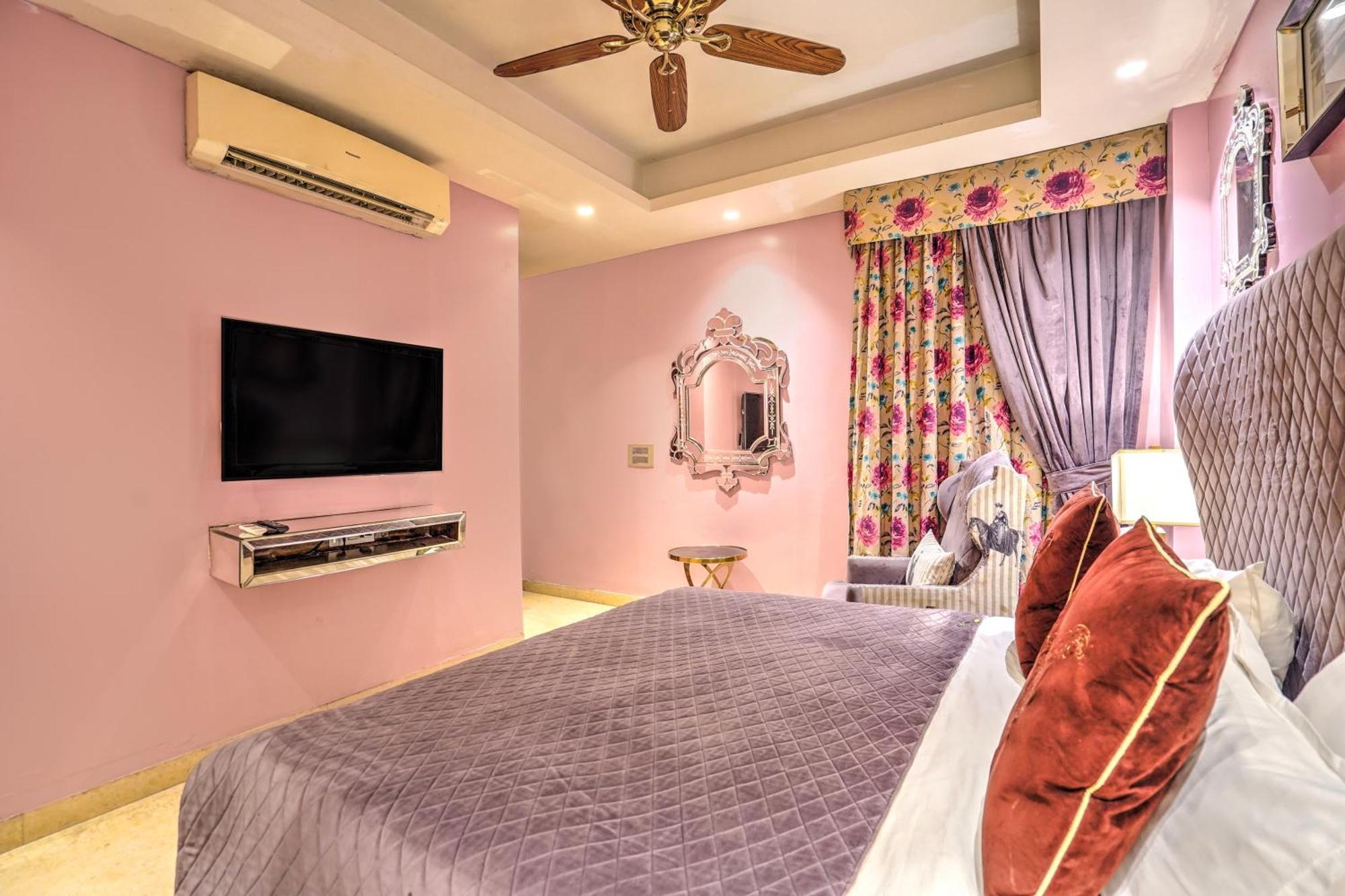 Palette And Vasant Kunj Formerly Cotts Hotel