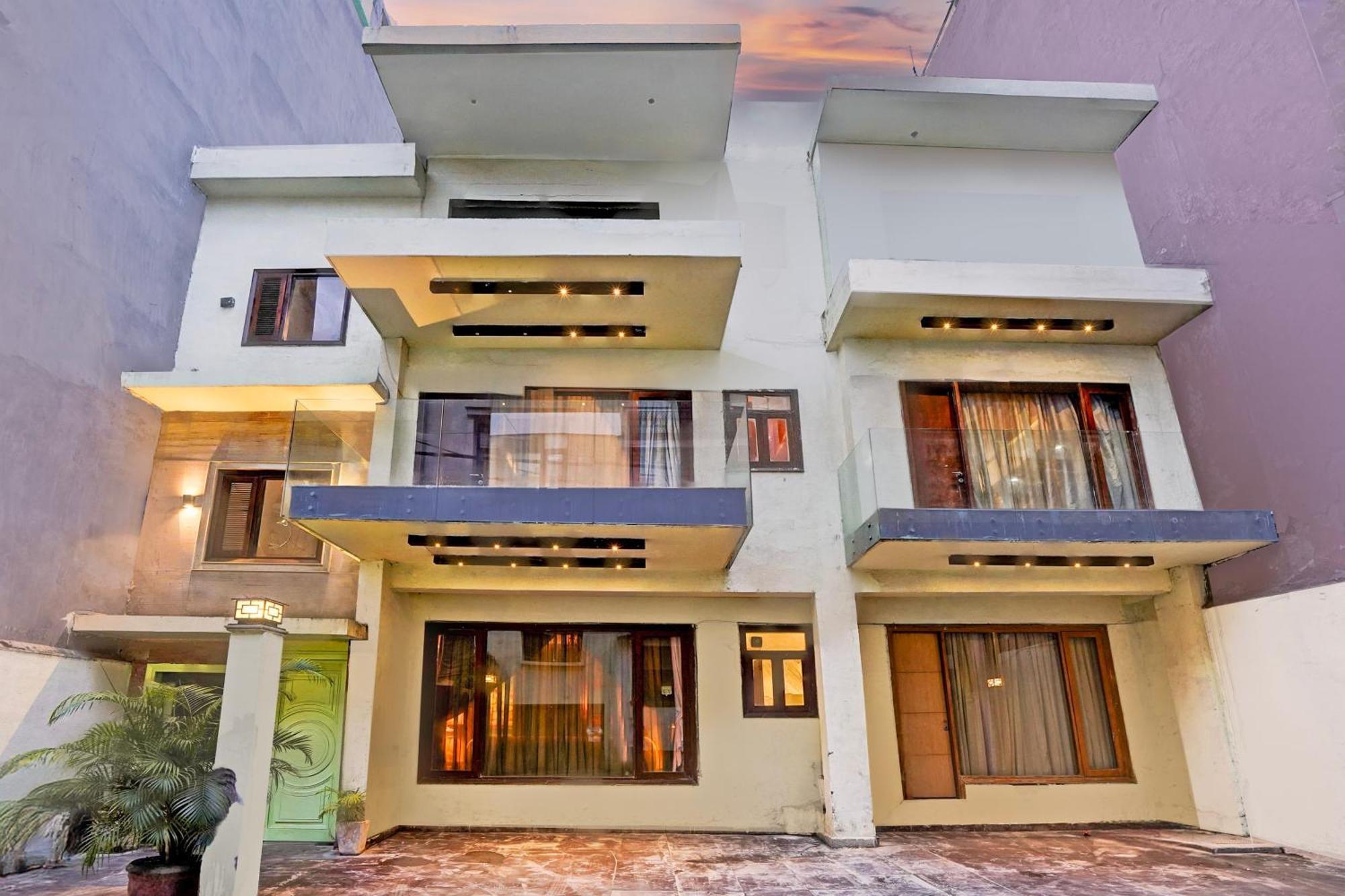 Palette And Vasant Kunj Formerly Cotts Hotel