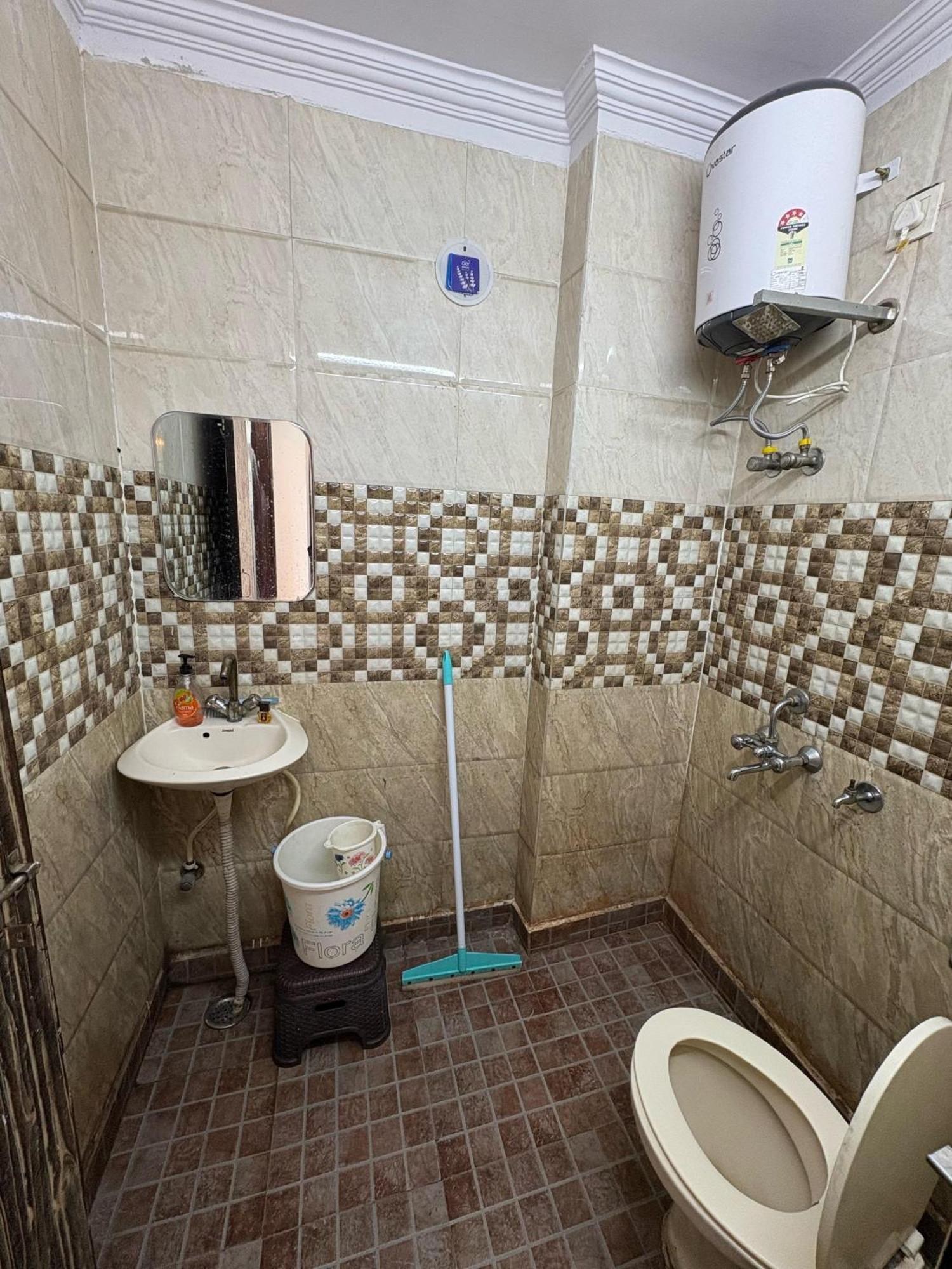 Independent 1 Bhk Flat In *