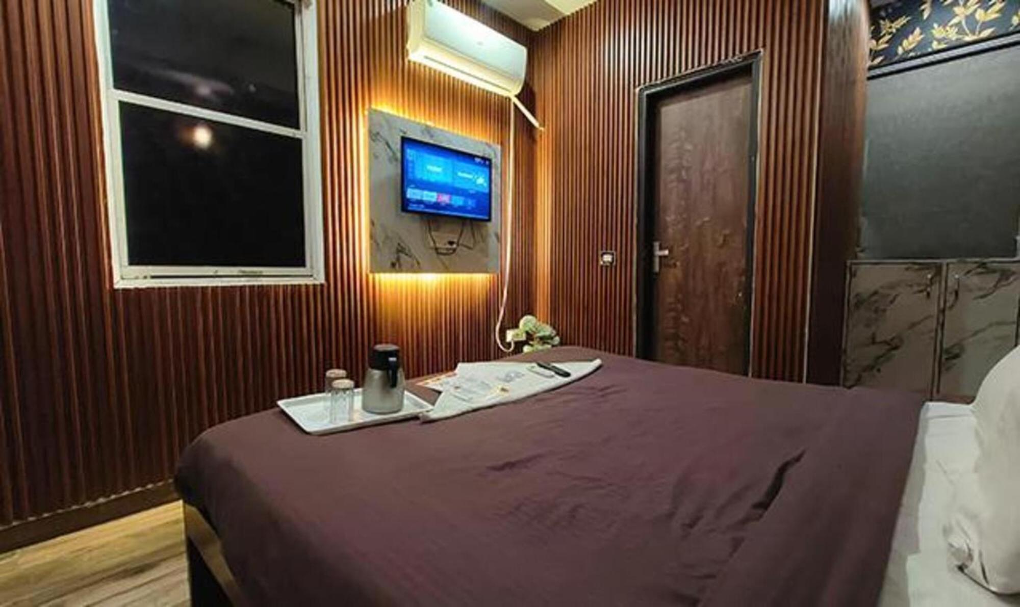 Fabhotel Blu Lagoon Hotel Nova Deli