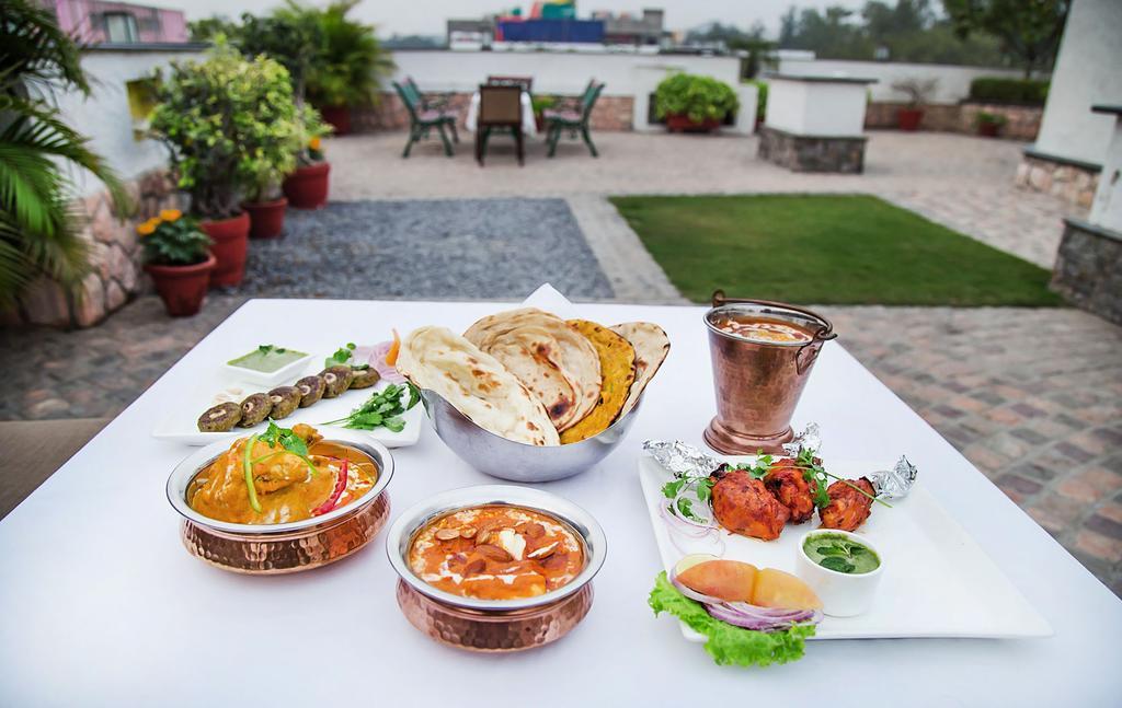 Mantra Amaltas Hotel New Delhi
